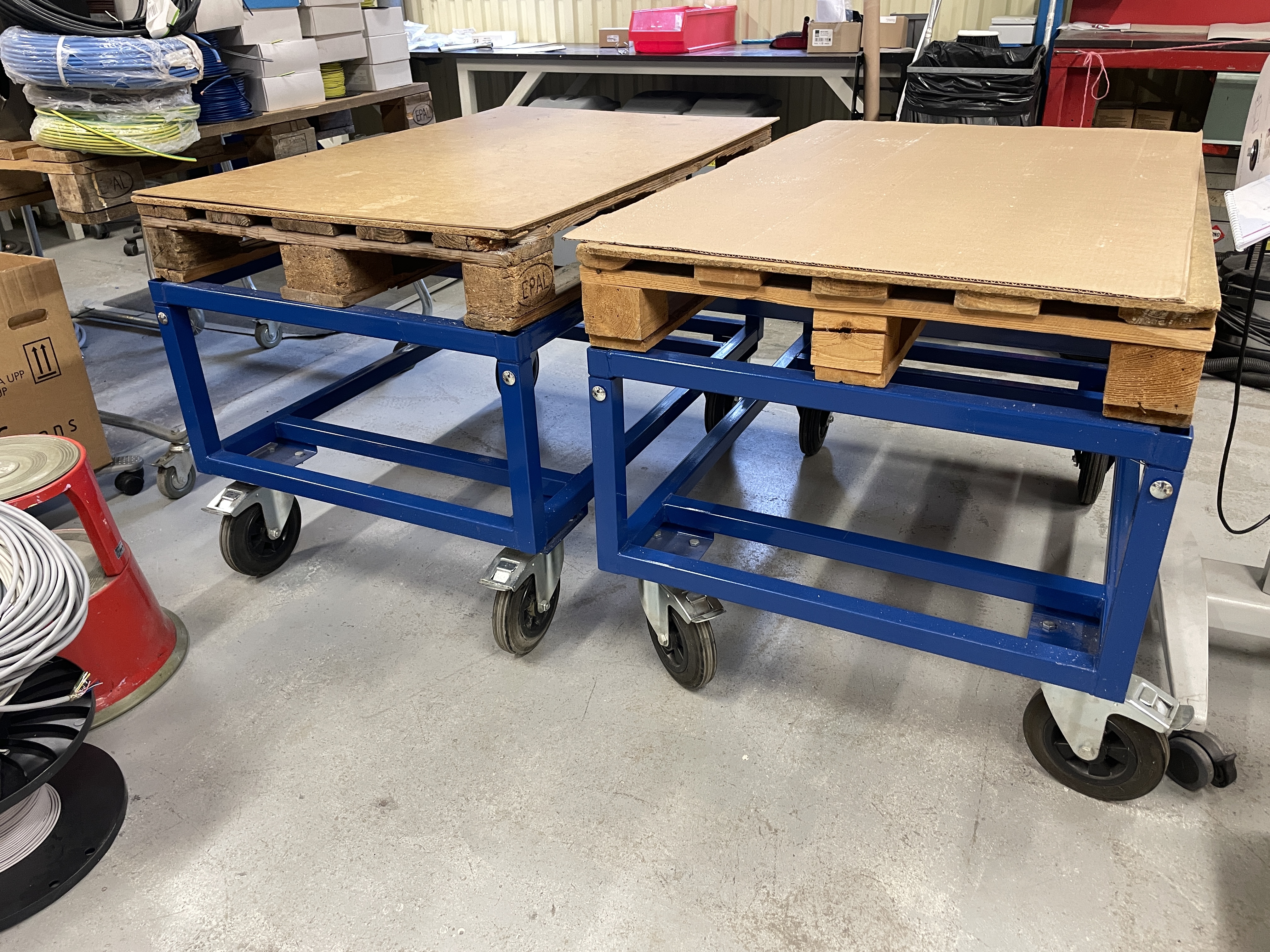 2 trolleys 120 x 80cm - PS Auction - We value the future - Largest in ...
