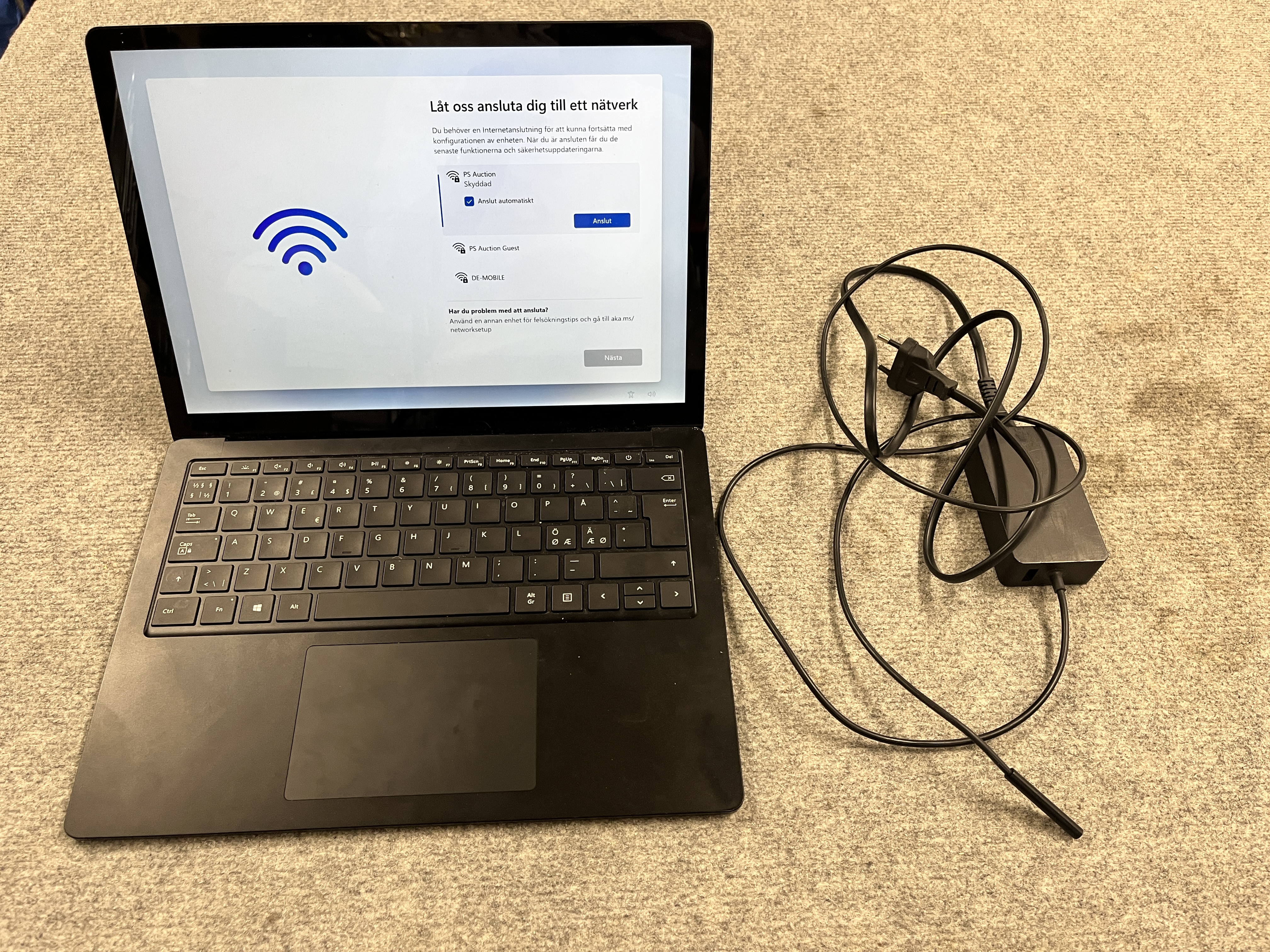 Microsoft Surface Laptop, core i5 8GB/256GB SSD - PS Auction
