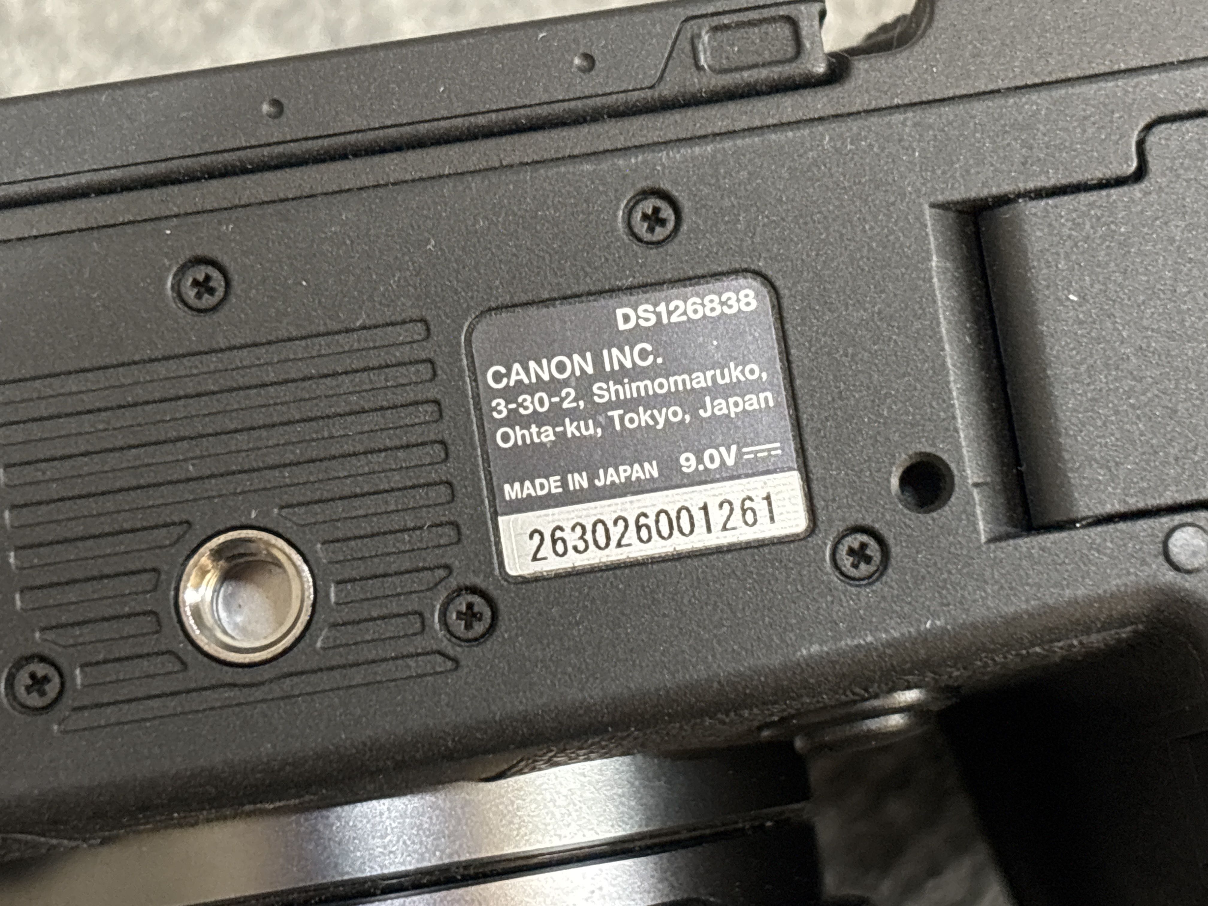 System camera with zoom lens - Canon EOS R5 x Canon RF 24-70 - PS