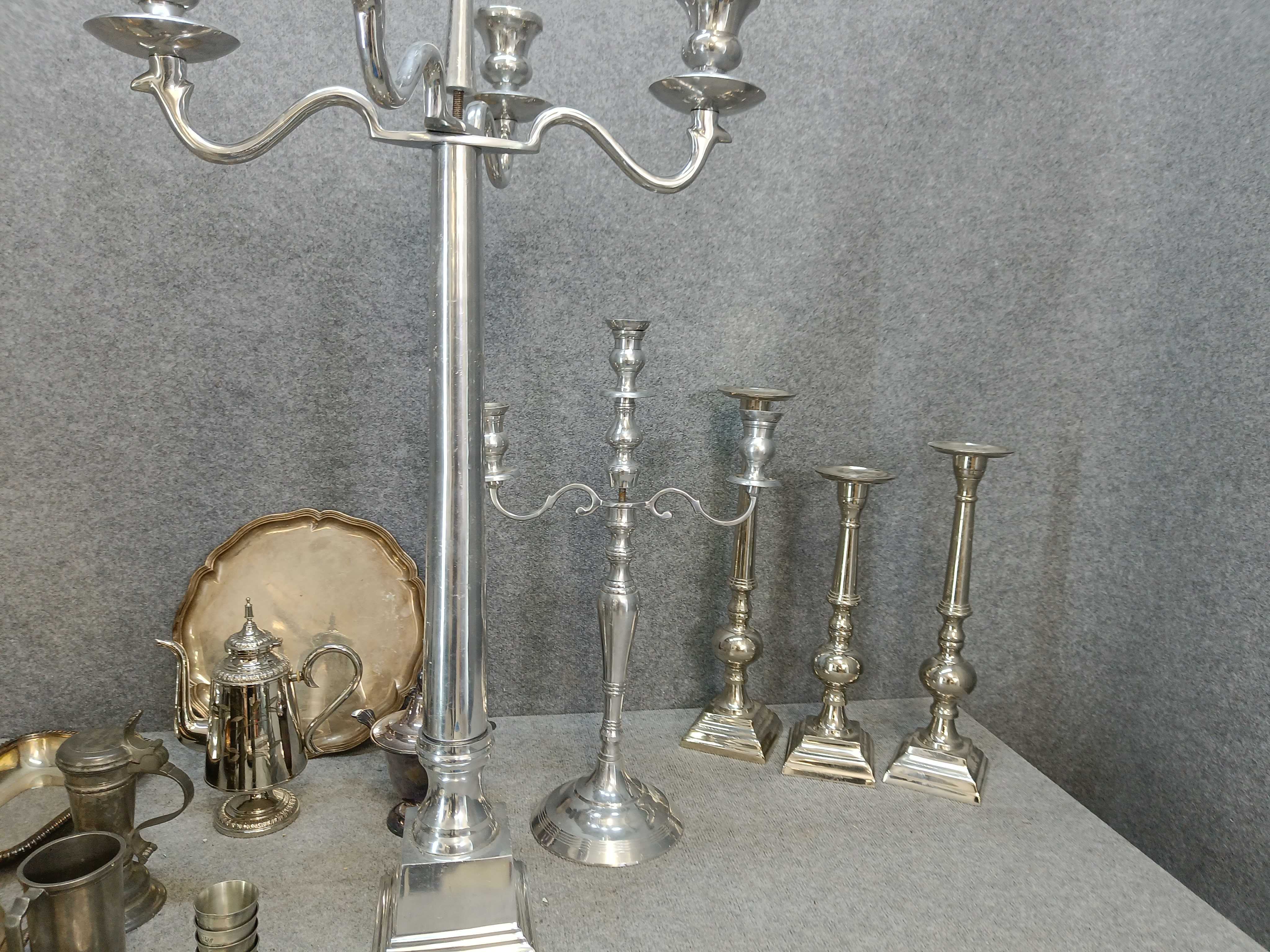 Mixed tin and nickel objects - PS Auction - We value the