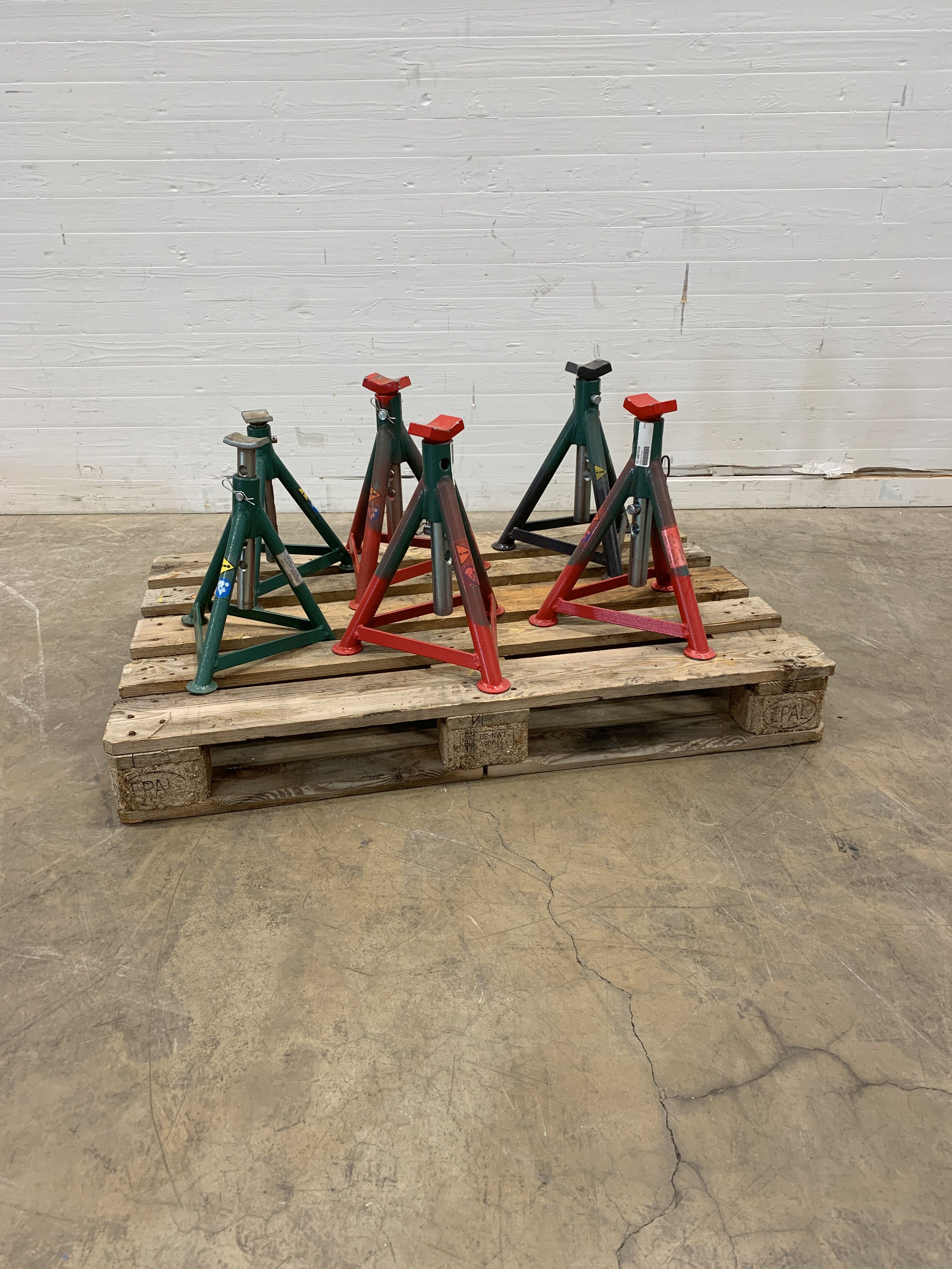 6 pallet jacks Compac PS Auction We value the future Largest in