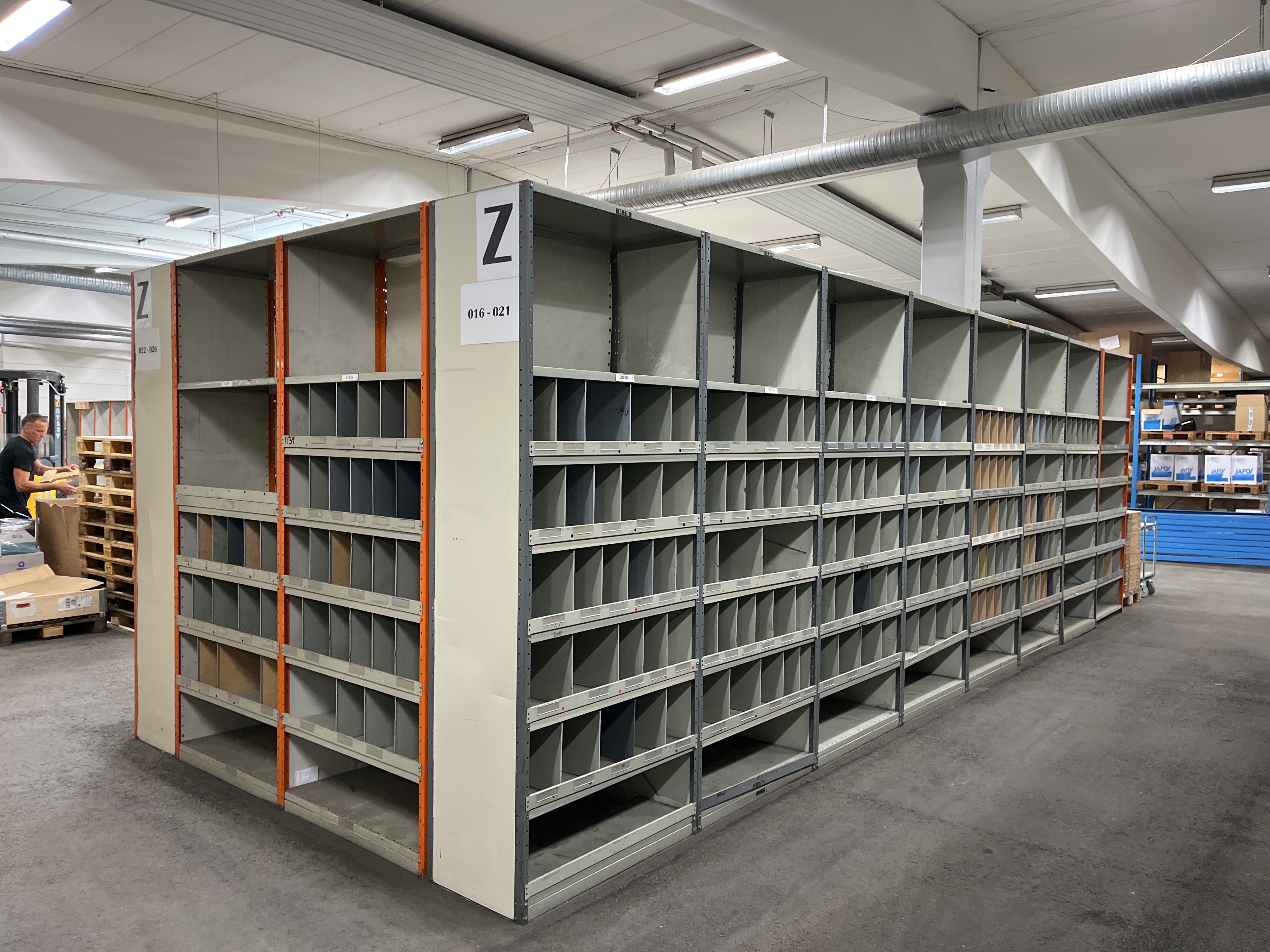Assortment Rack Storage rack/Assortment rack with sheet metal shelves 28 meters (Z ...