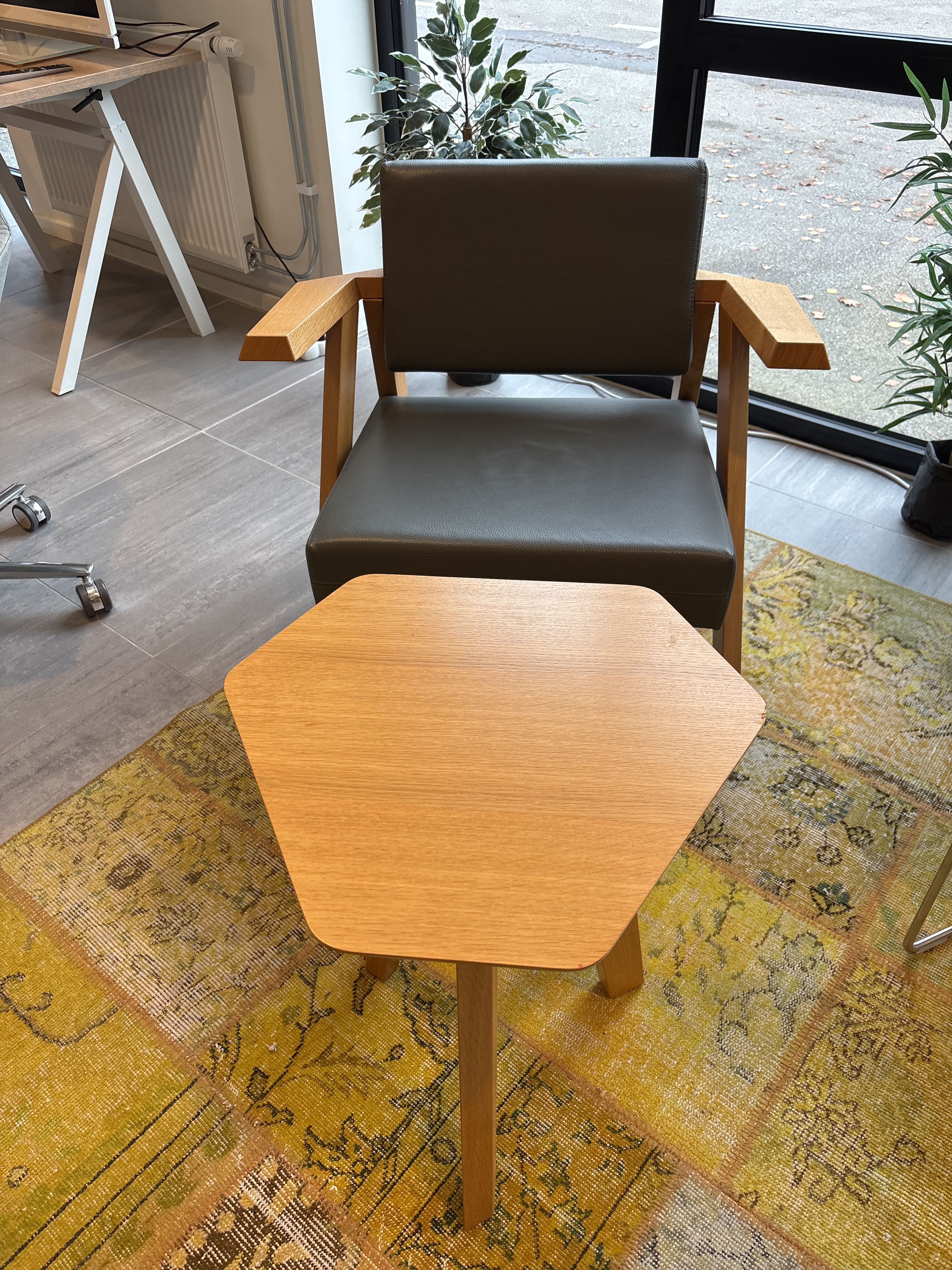 Noti Table Clapp armchair with side table, Noti - PS Auction - We value the future ...