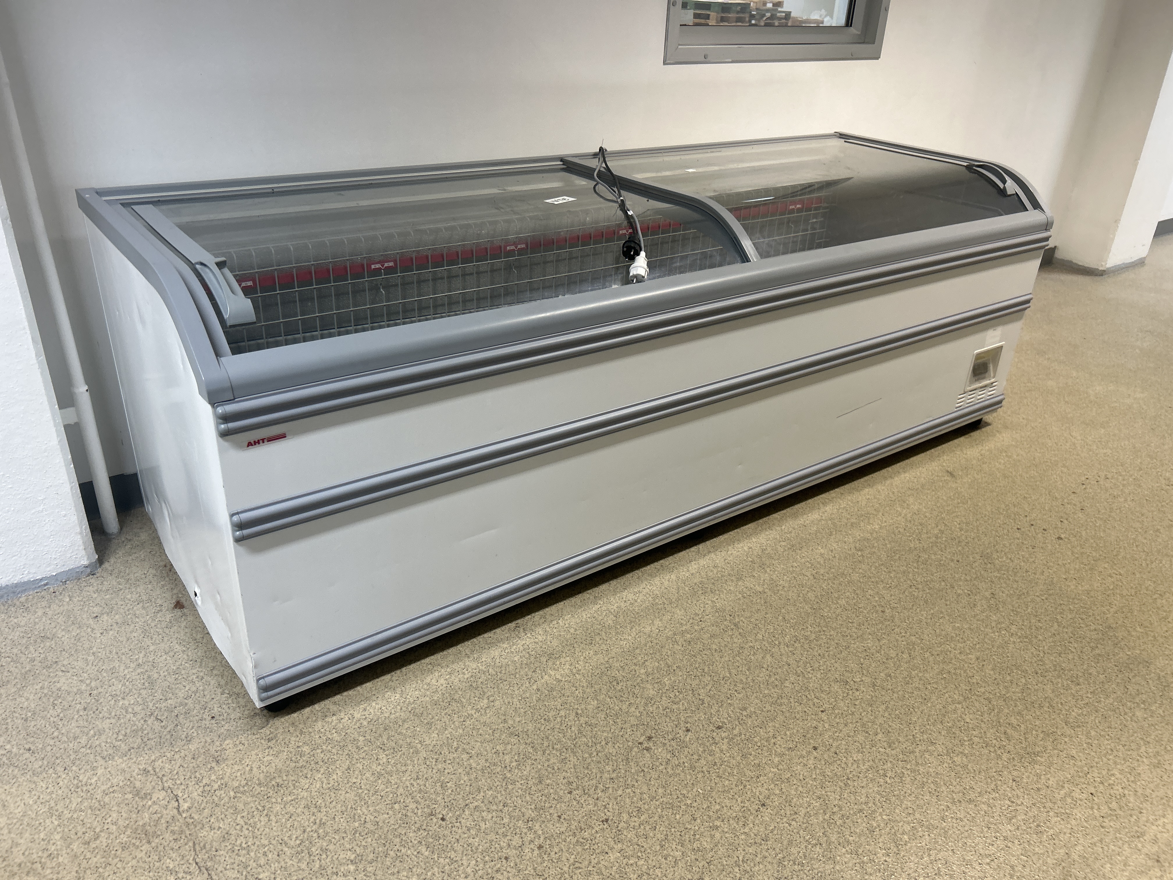 Freezer boxes 2 pcs - AHT MIAMI 250(U)L VSAD - PS Auction - We