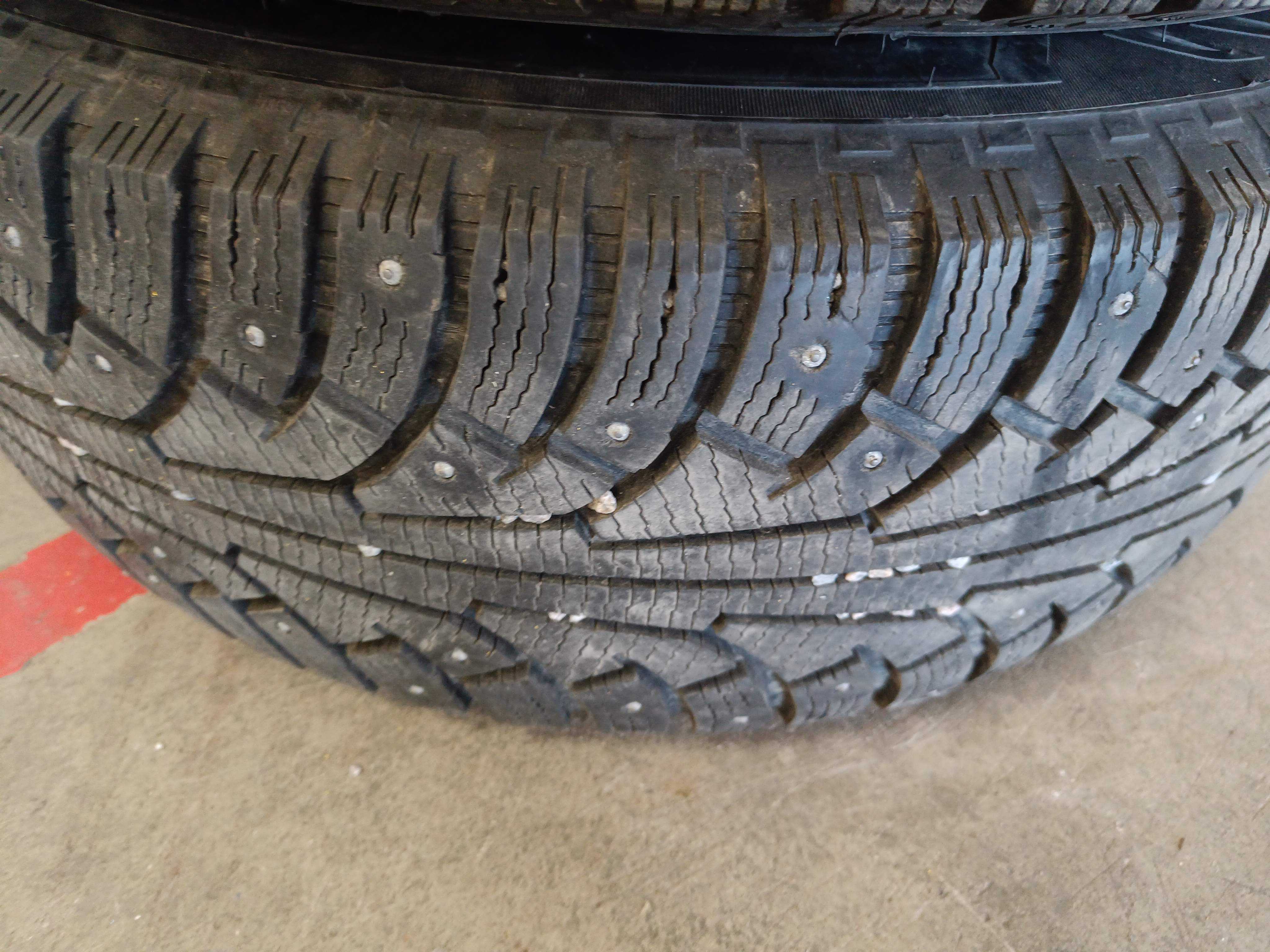 Vinterhjul Nokian Nordman 245/70R16 - Auktioner online - Nätauktioner ...
