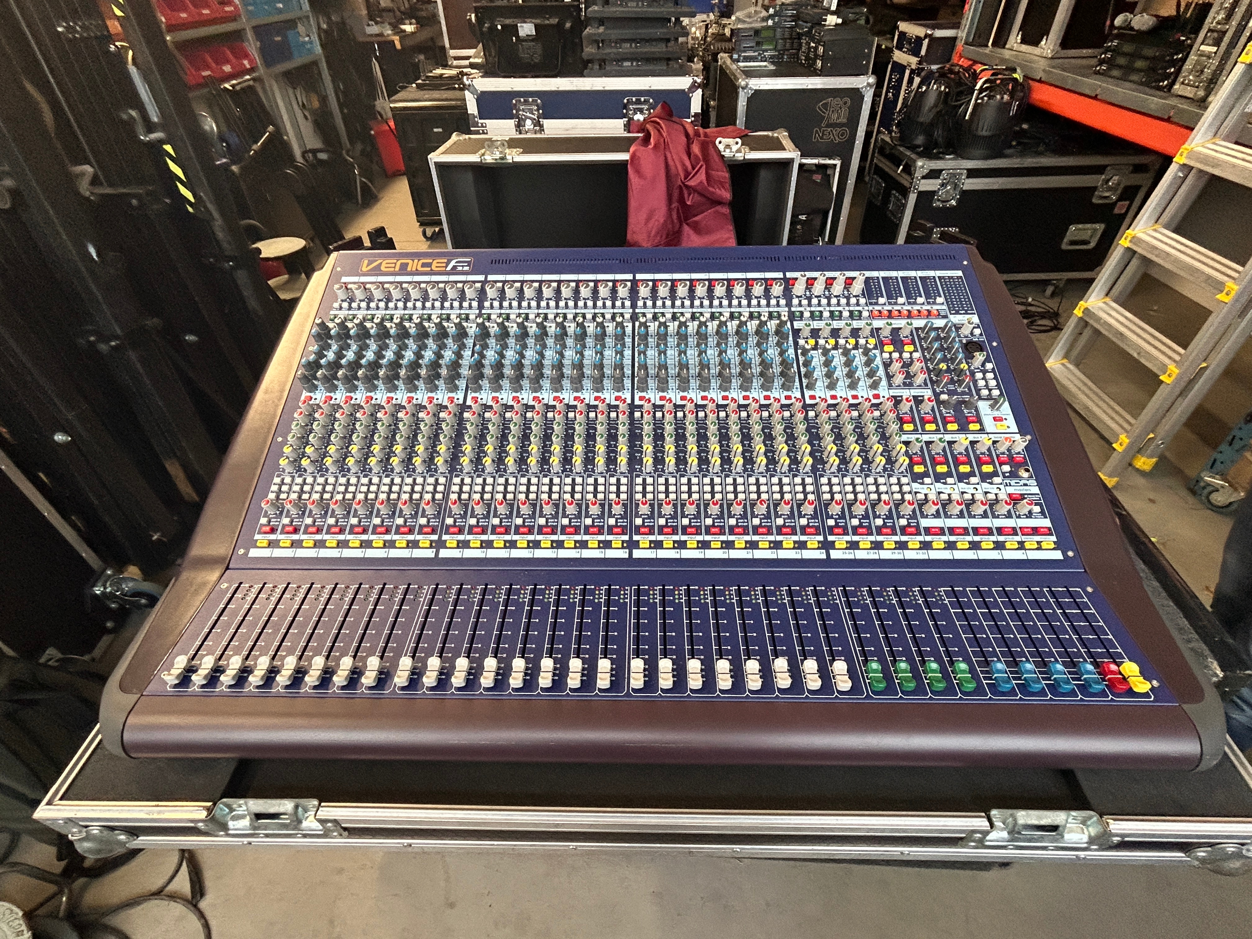 Mixer table Midas Venice F32 - PS Auction - We value the future