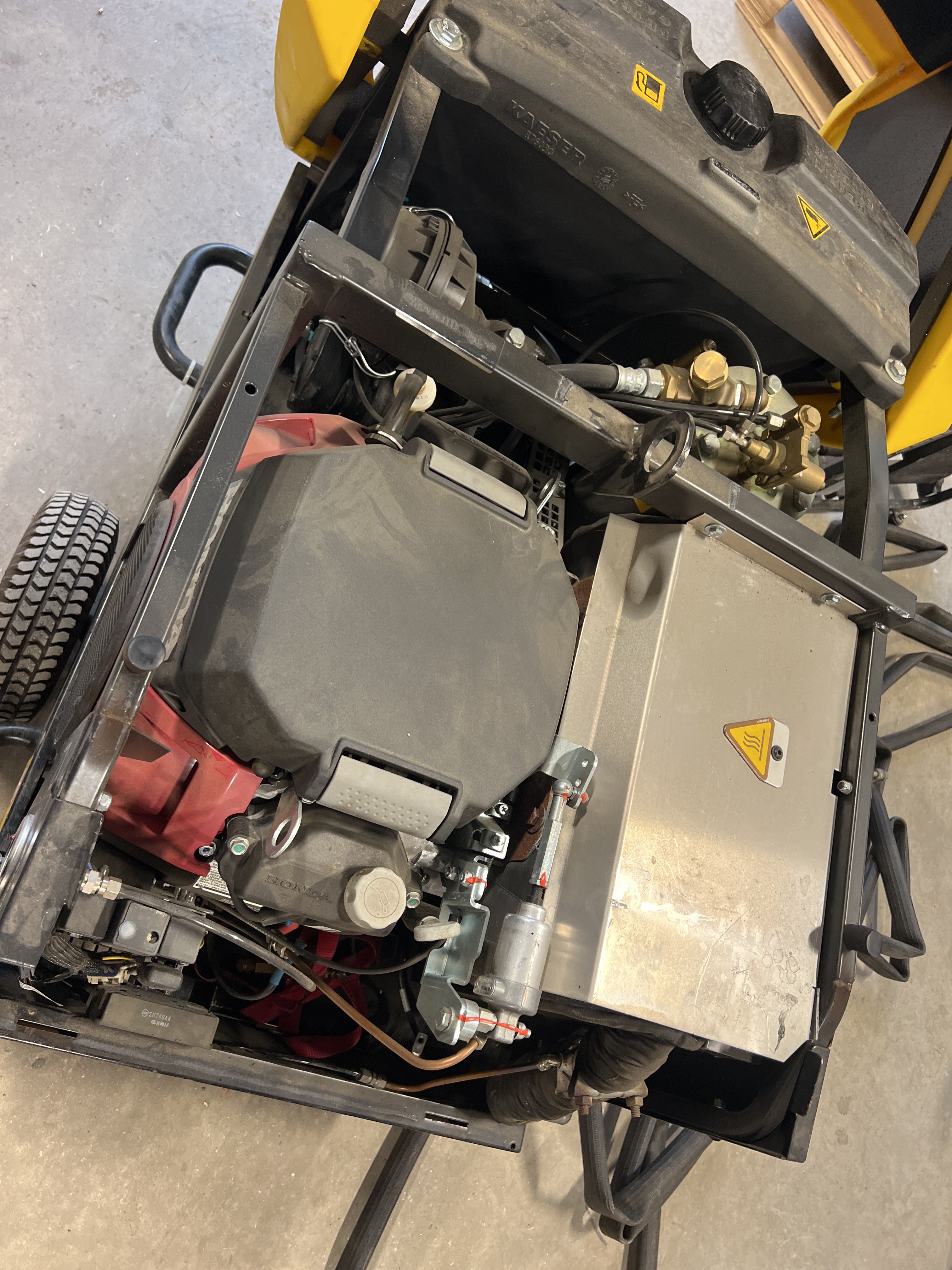 Compressor for fiber blowing - Kaeser Mobilair M17A - PS Auction