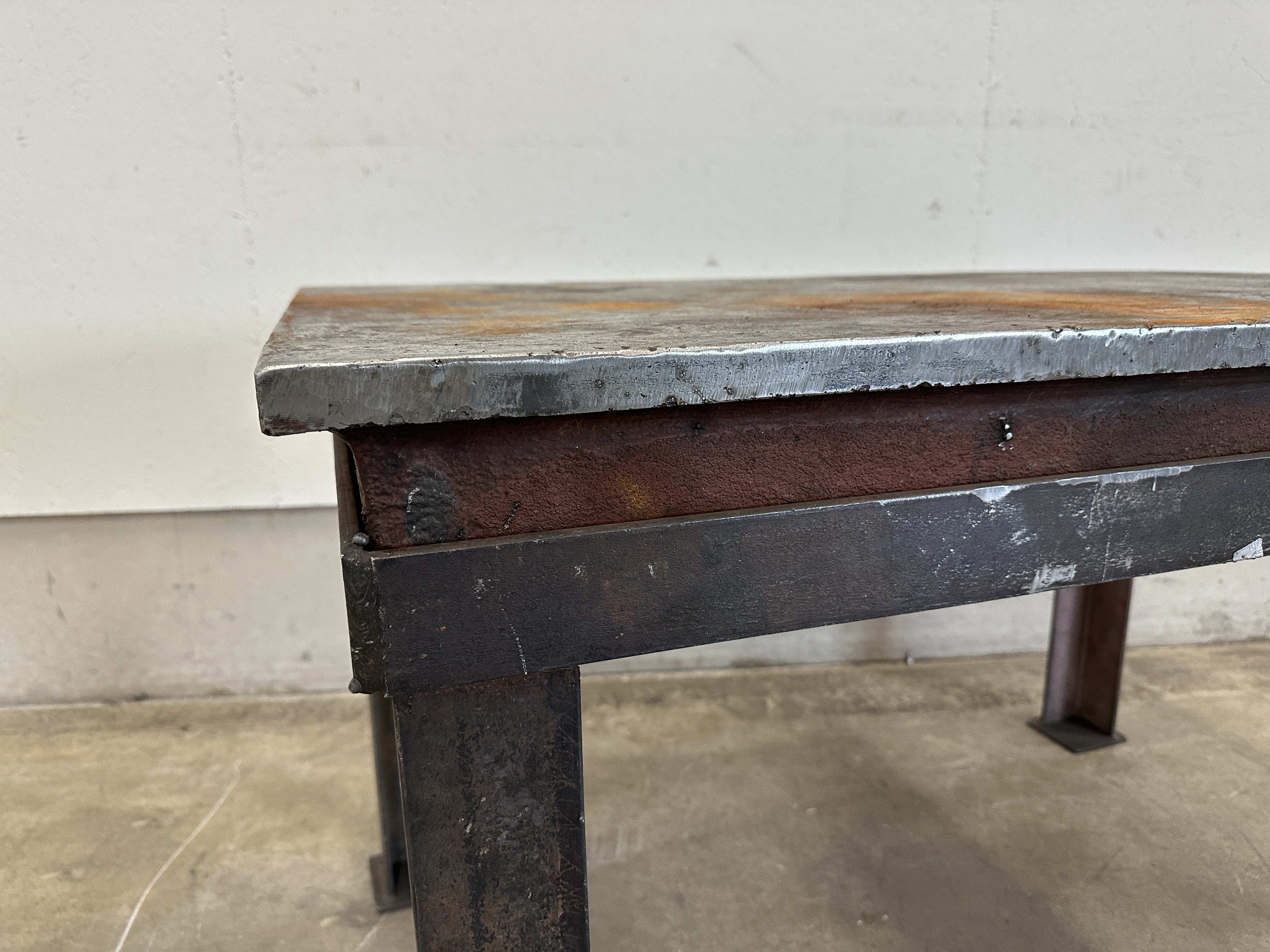 Ritsplan på stativ - Auktioner online - Nätauktioner & Konkursauktioner ...