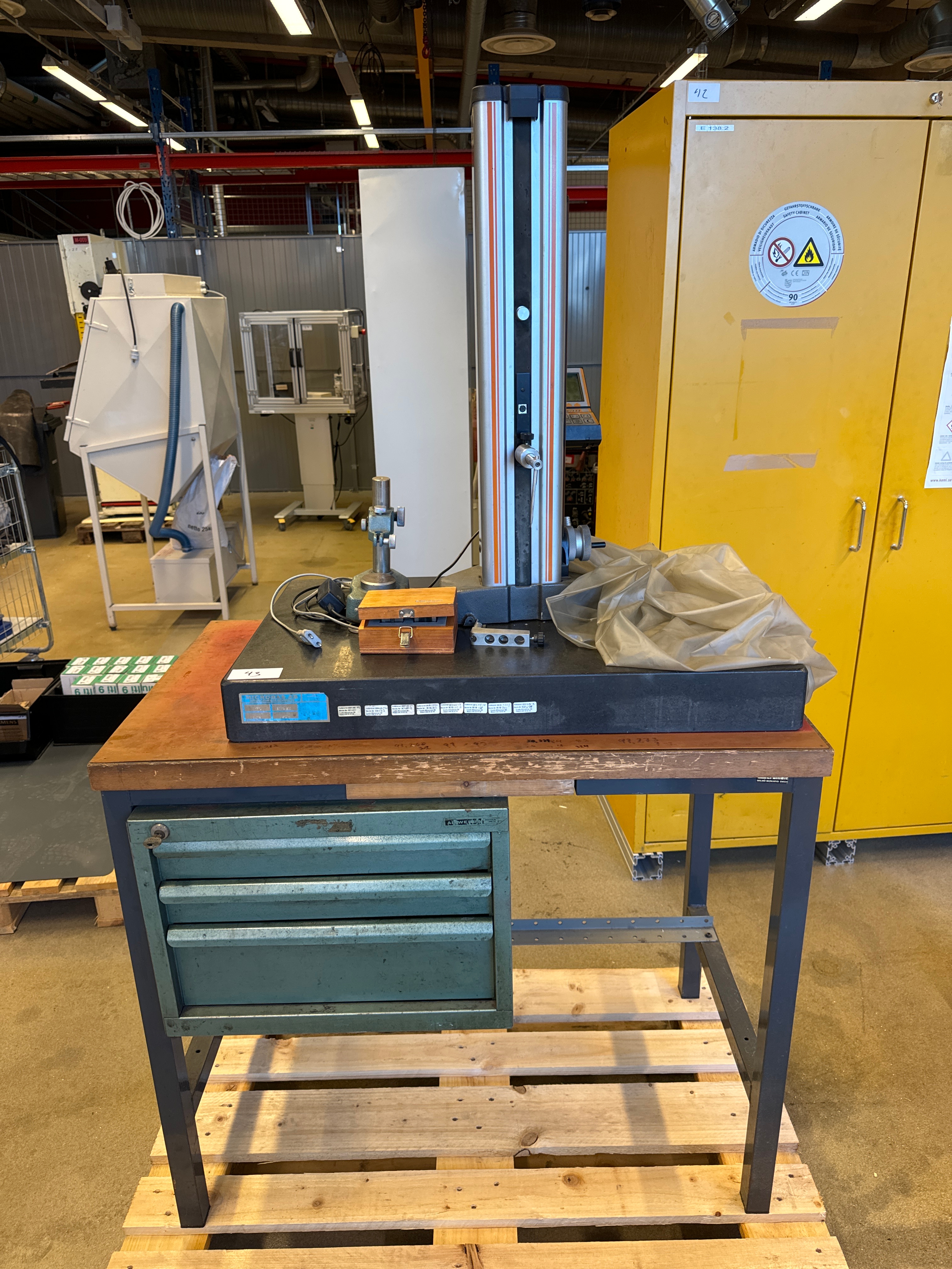 TESA Micro - Hite 350, measuring tool and workbench (43) - PS Auction ...