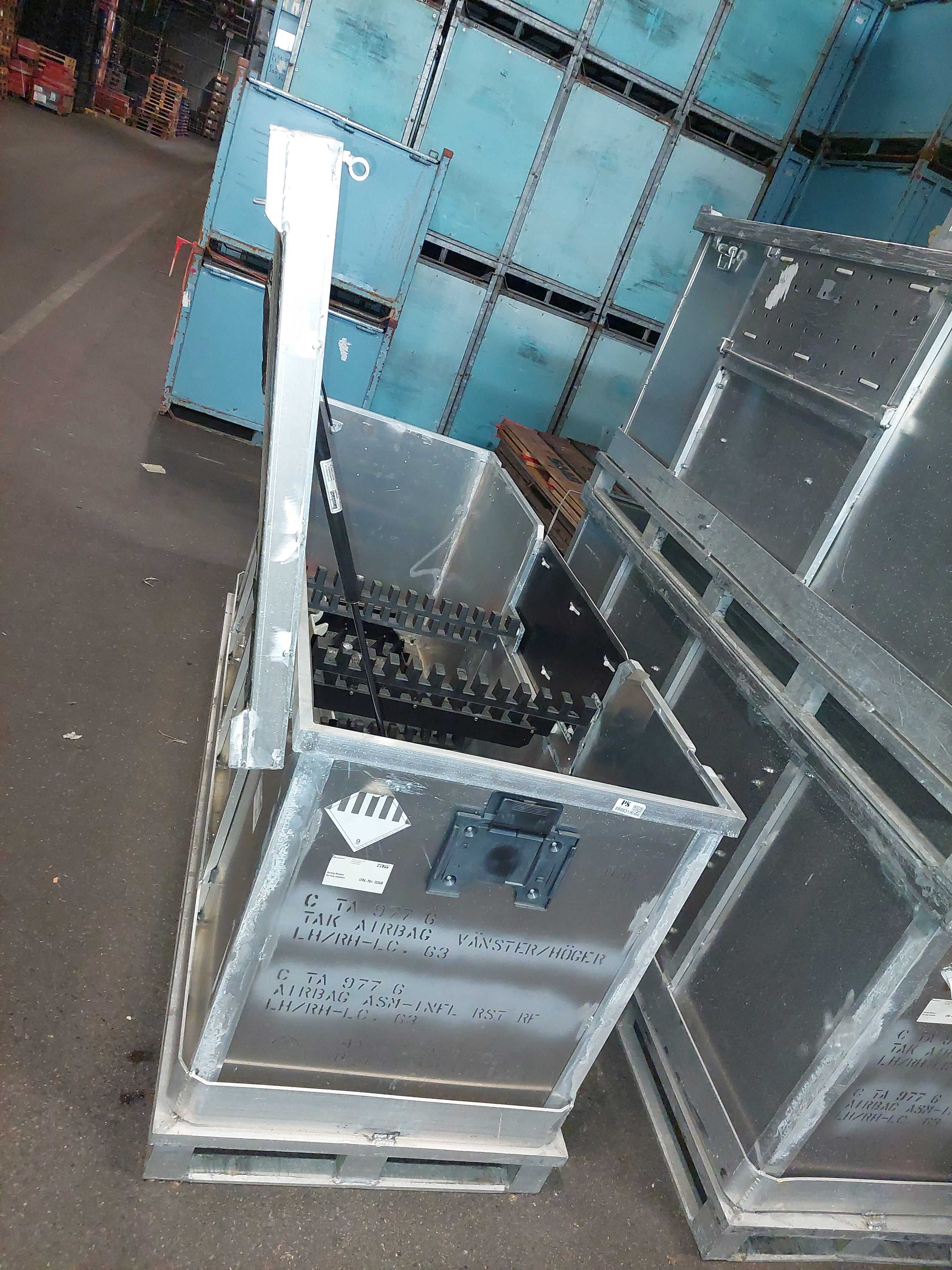 Aluminum boxes 5 pcs - PS Auction - We value the future - Largest in ...