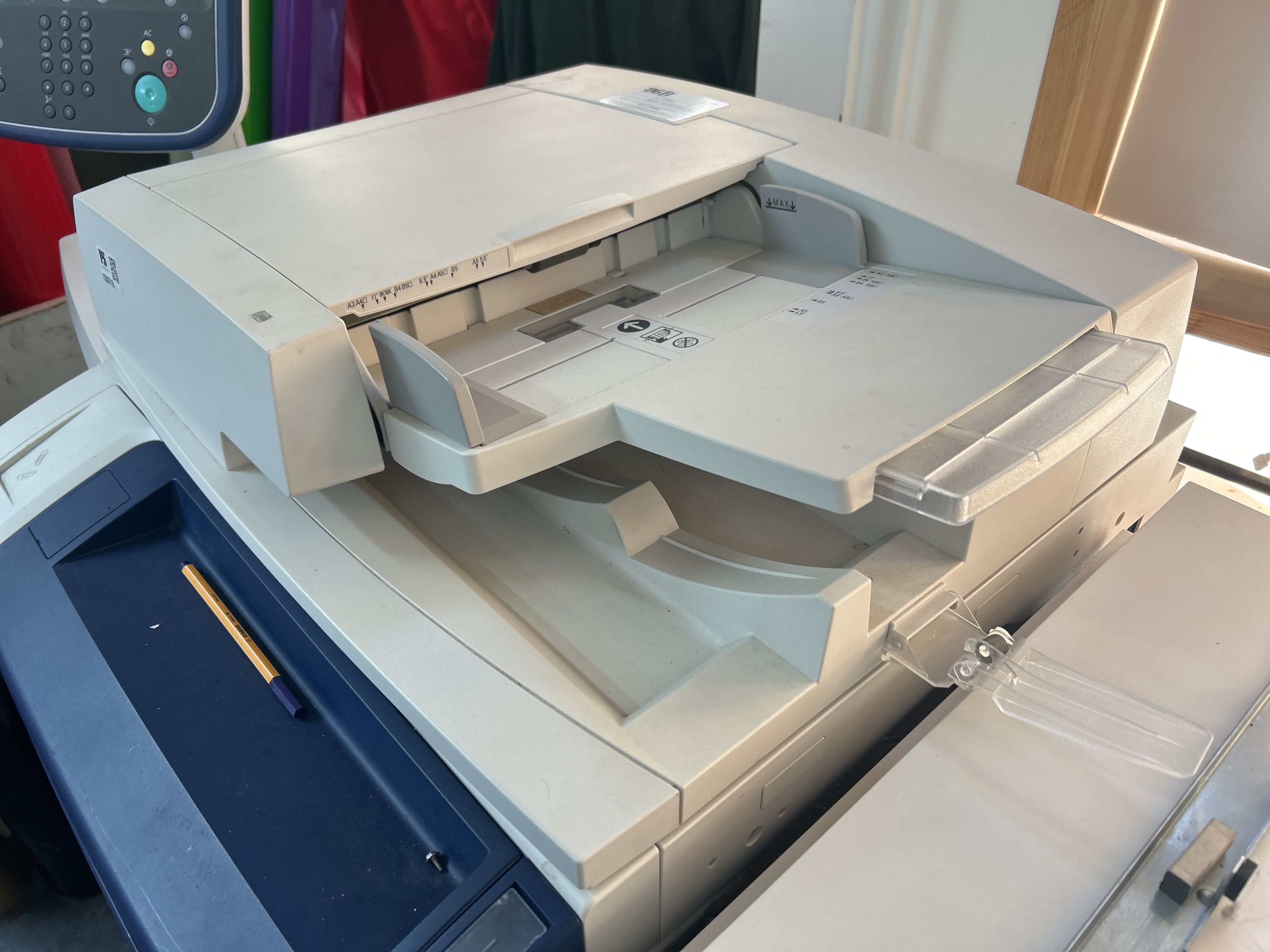 Production printer with finishing unit - Xerox Colour 550 - PS Auction ...