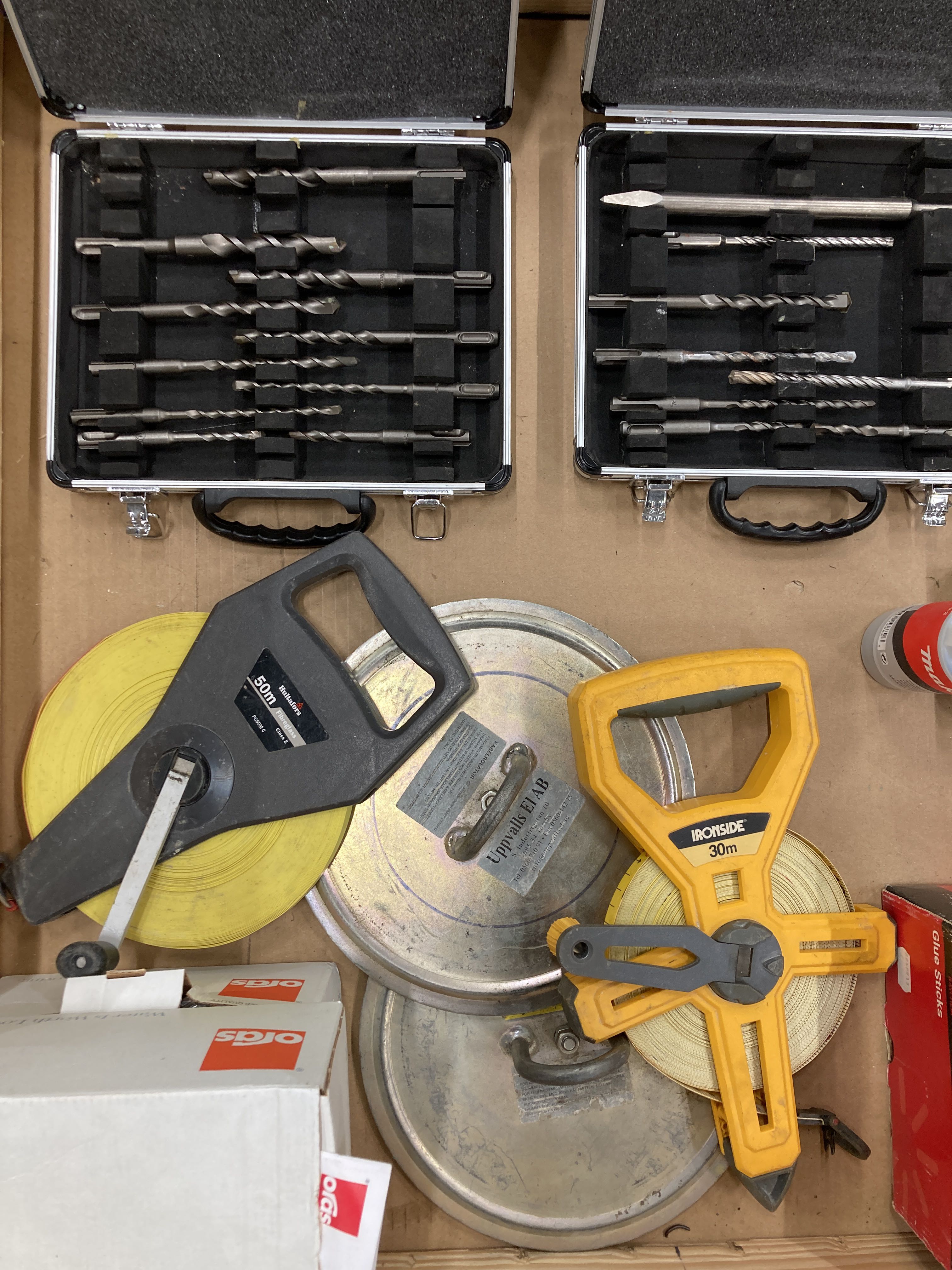 Drills, measuring tapes, knives and mixers etc. Makita, Bosch