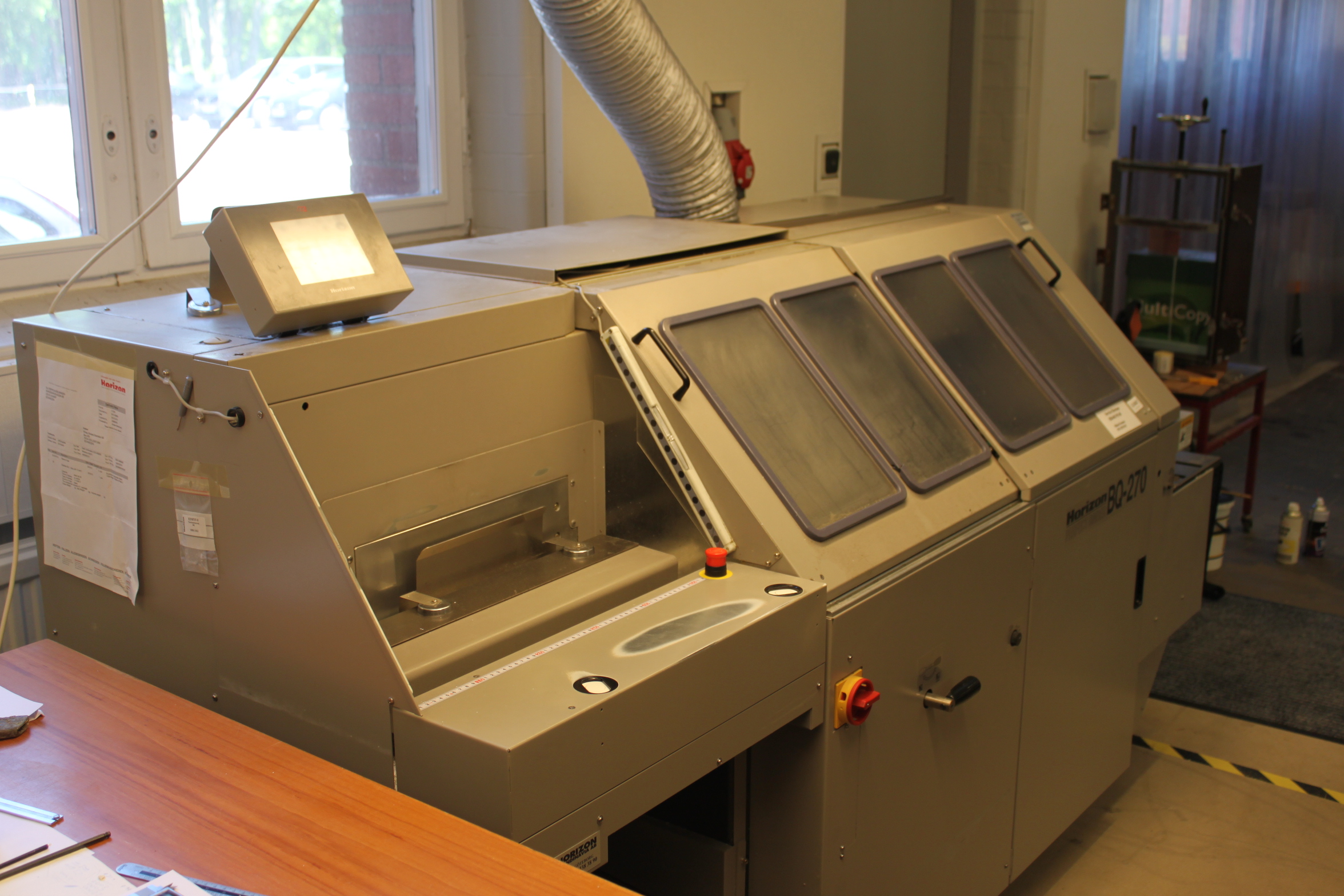 Bookbinding machine Horizon Perfect Binder BQ270 PS Auction We