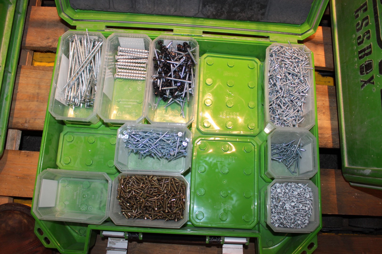 Assortment boxes 5 pcs ESSVE Screw - PS Auction - We value the future ...