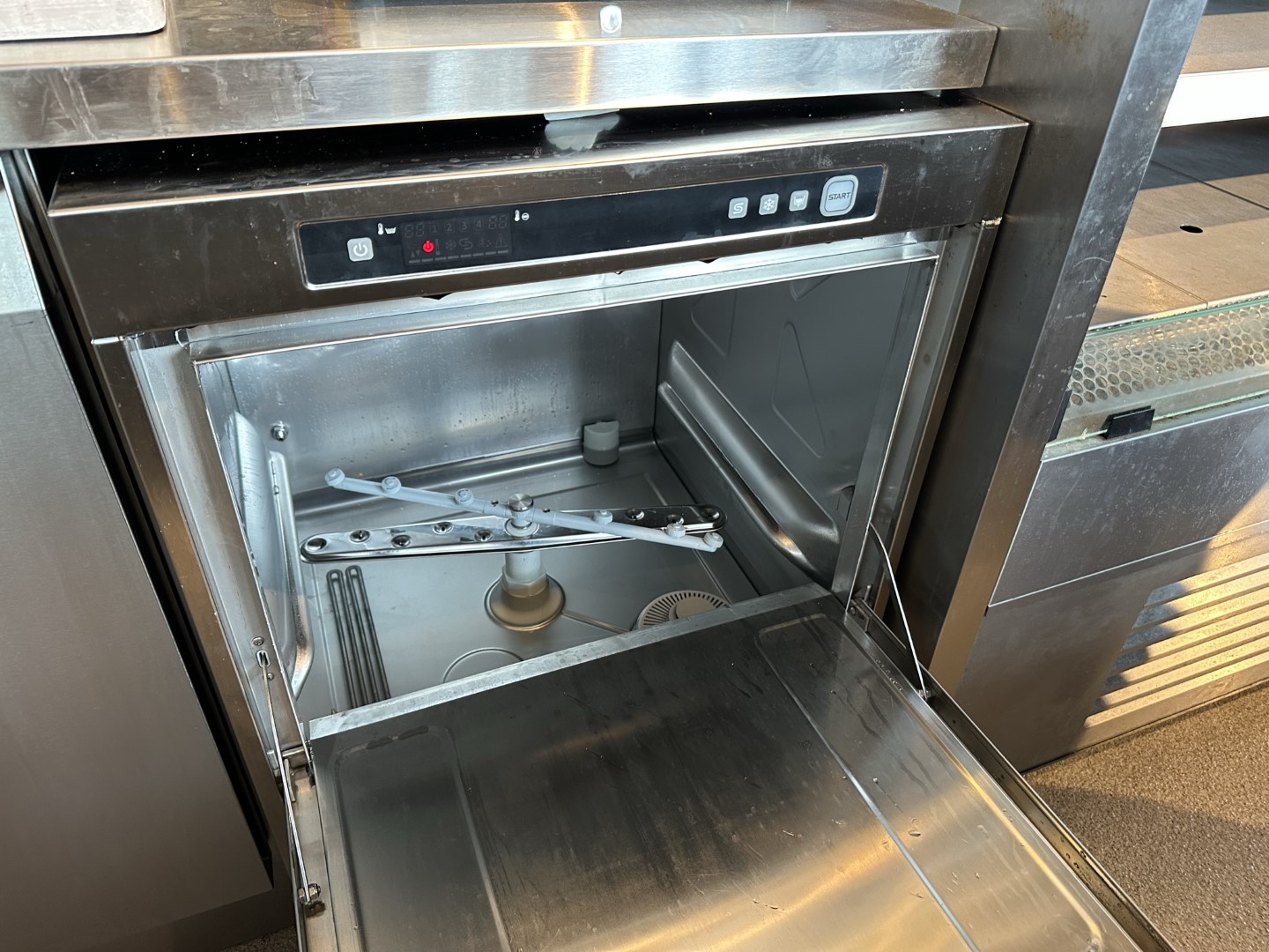 Dishwasher Dihr 600E DS50 PS Auction We value the future Largest