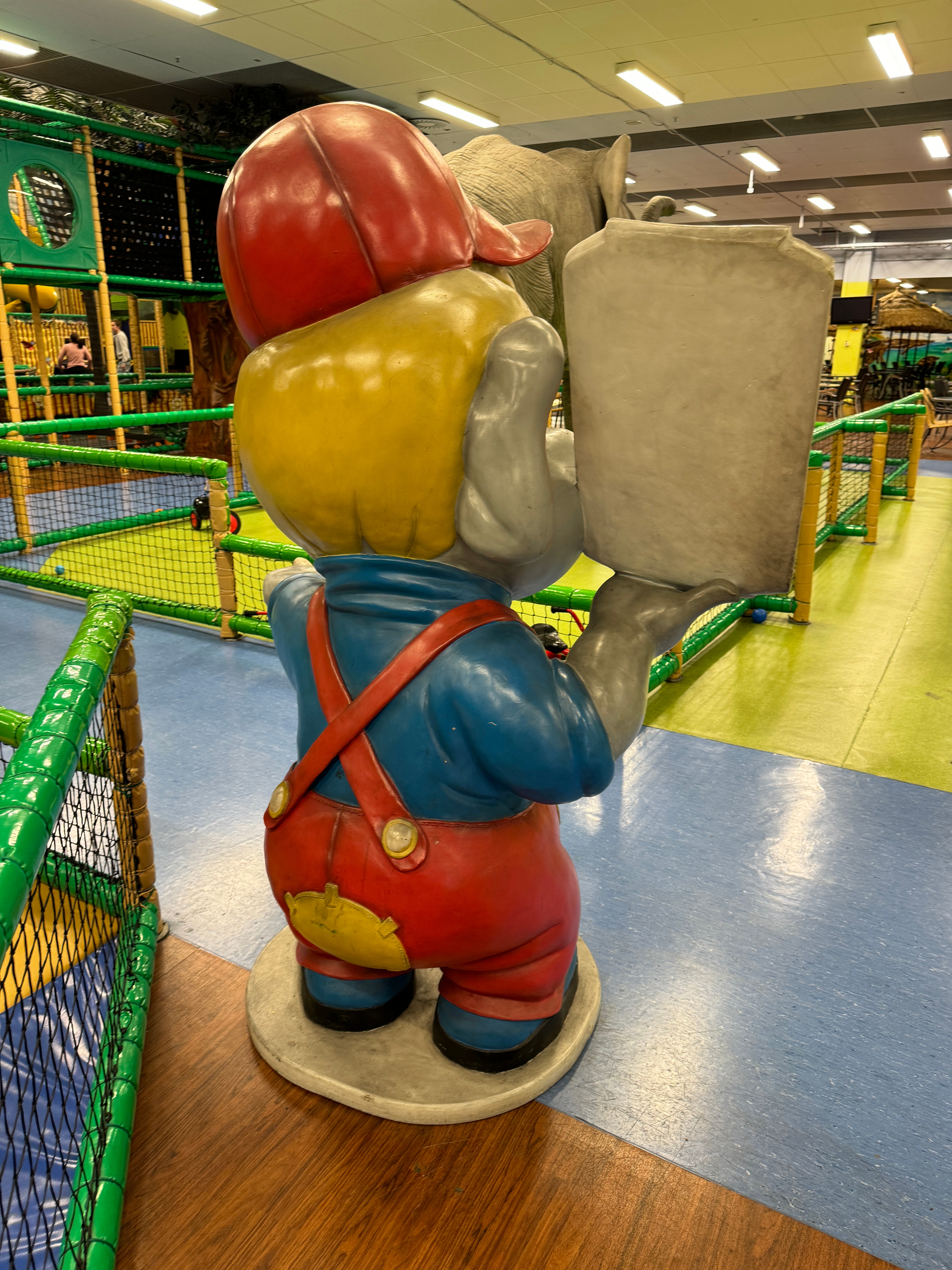 Fairy tale elephant 1.8 meters high - PS Auction - We value