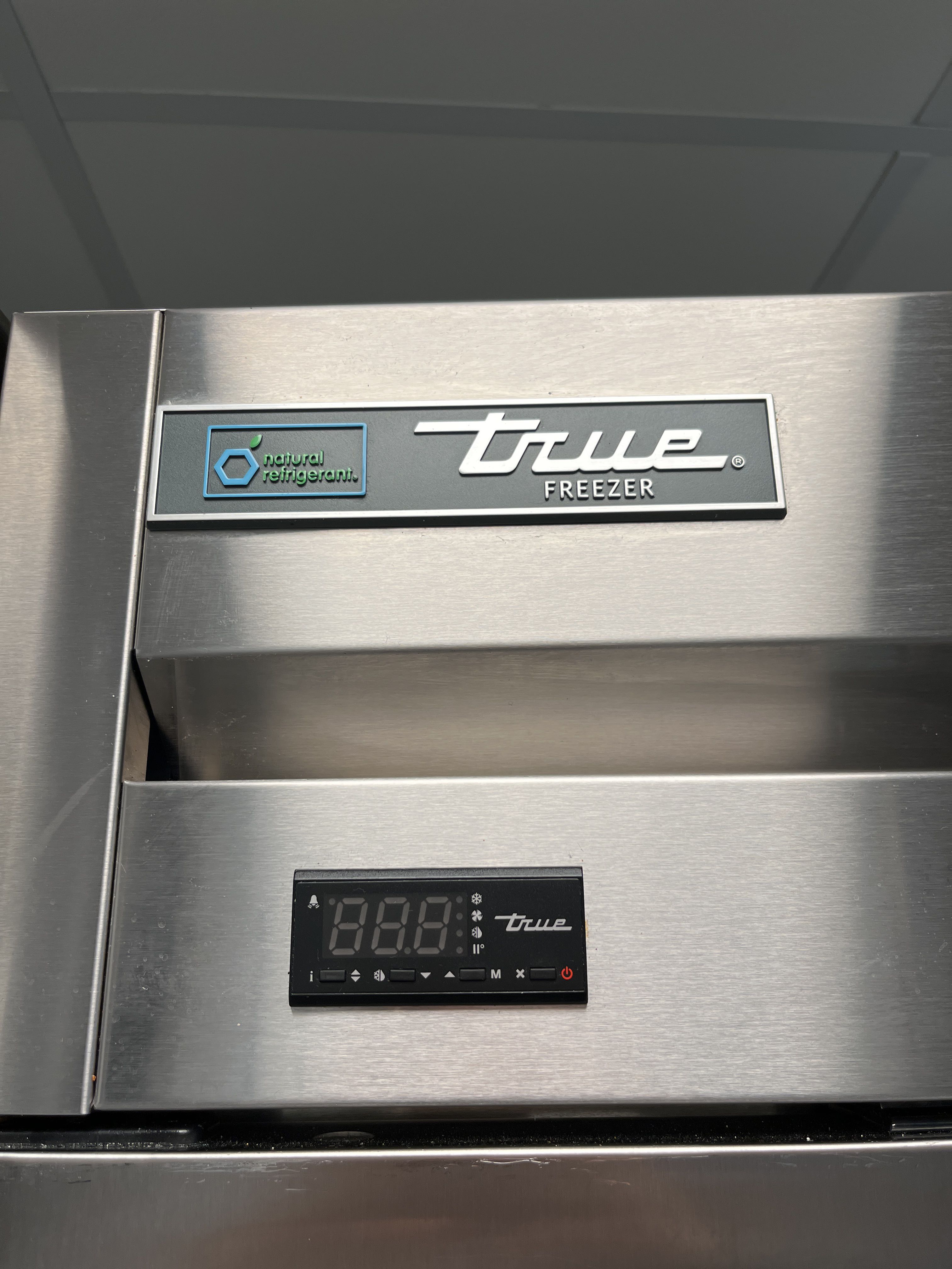 Freezer, True T23FHC 2 PS Auction We value the future Largest