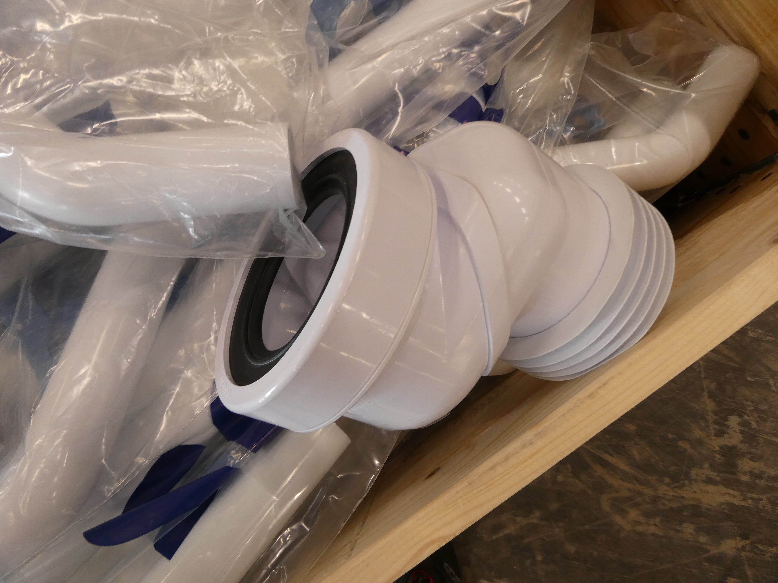 Sortiment med VVS-rör plast - Auktioner online - Nätauktioner ...