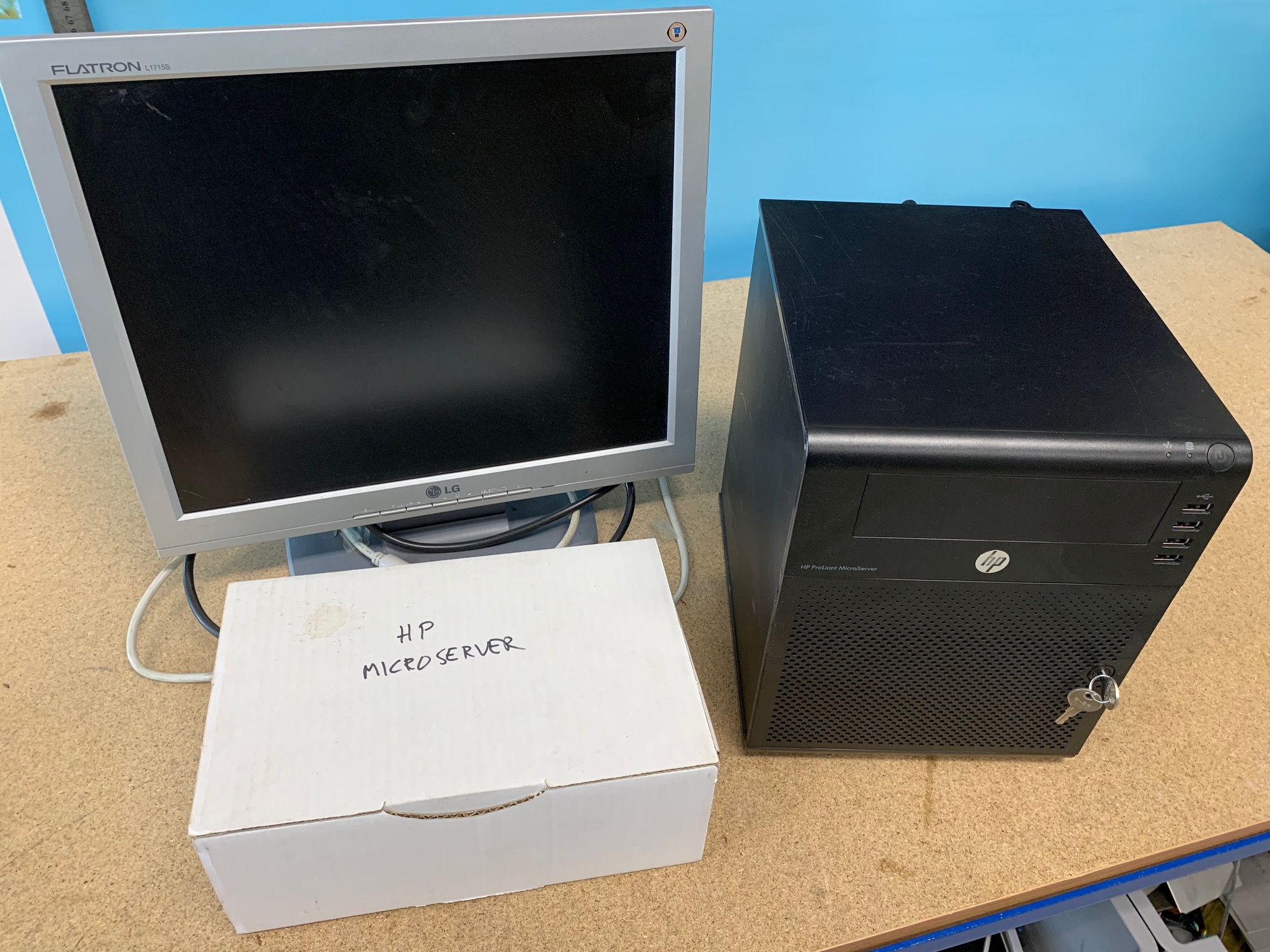 Microserver Monitor HP Microserver and Monitor - PS Auction - We value the future - Largest ...