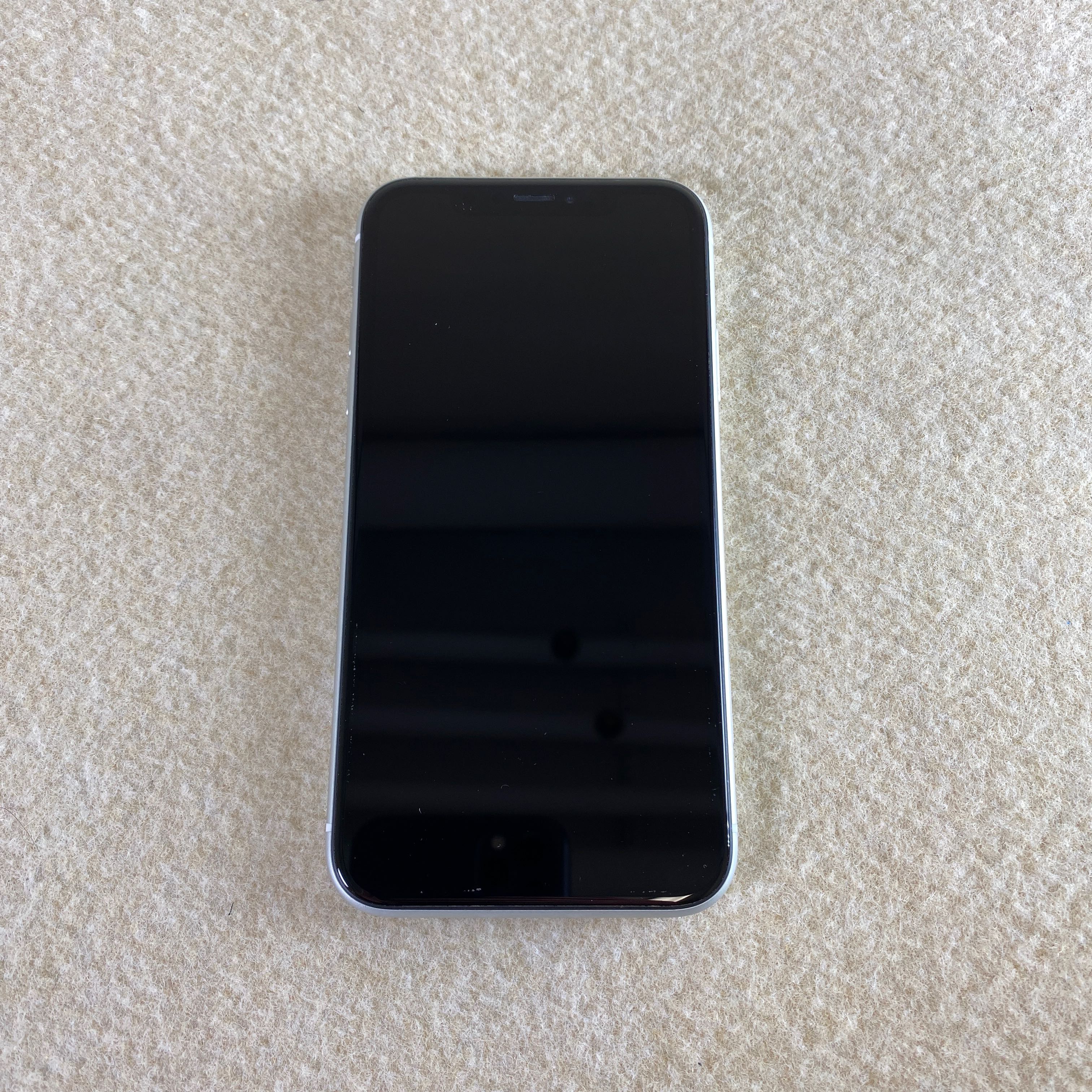 iPhone XR 64GB White - PS Auction - We value the future