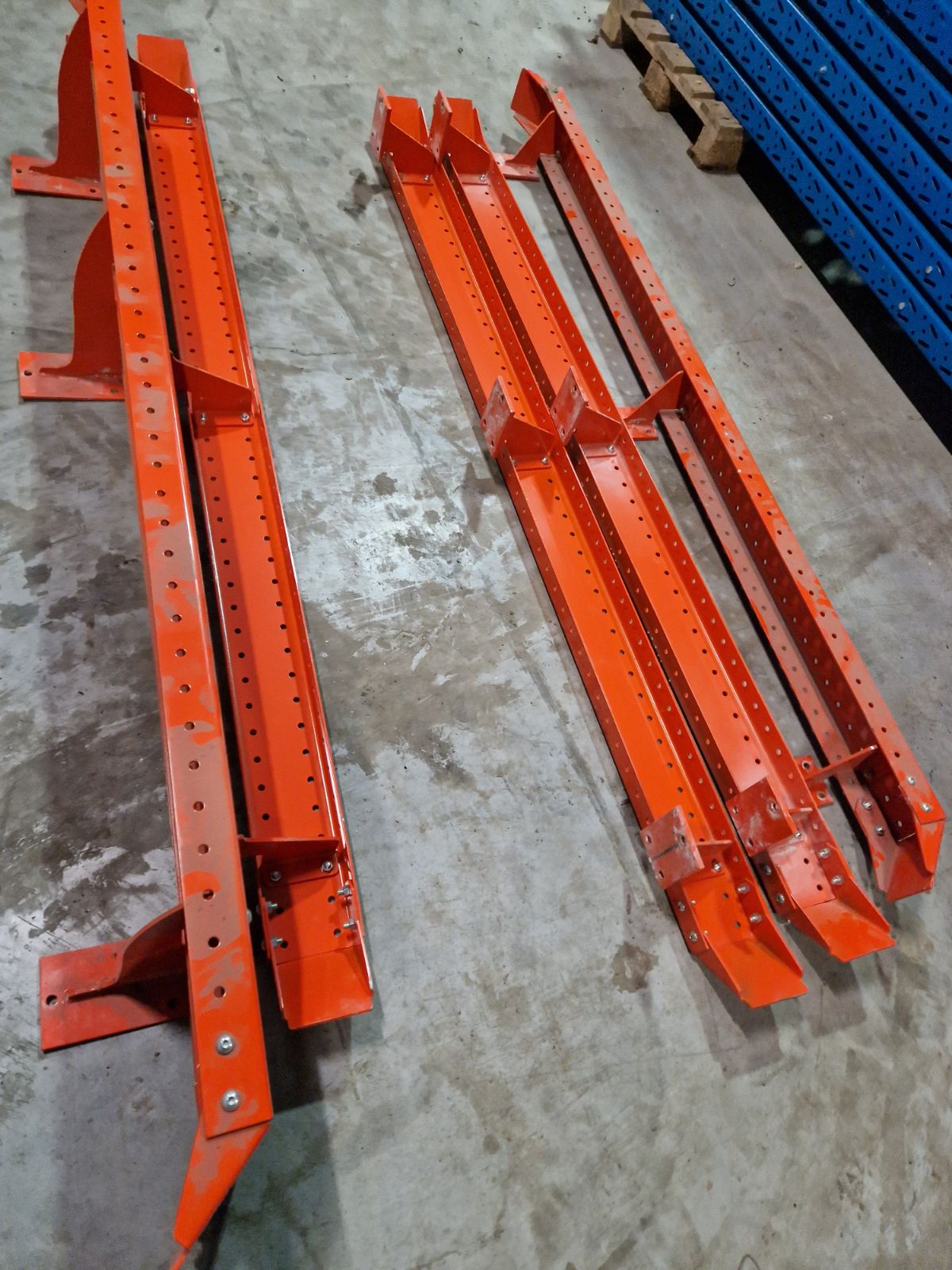 4 collision protection pallet racks - PS Auction - We value the future ...