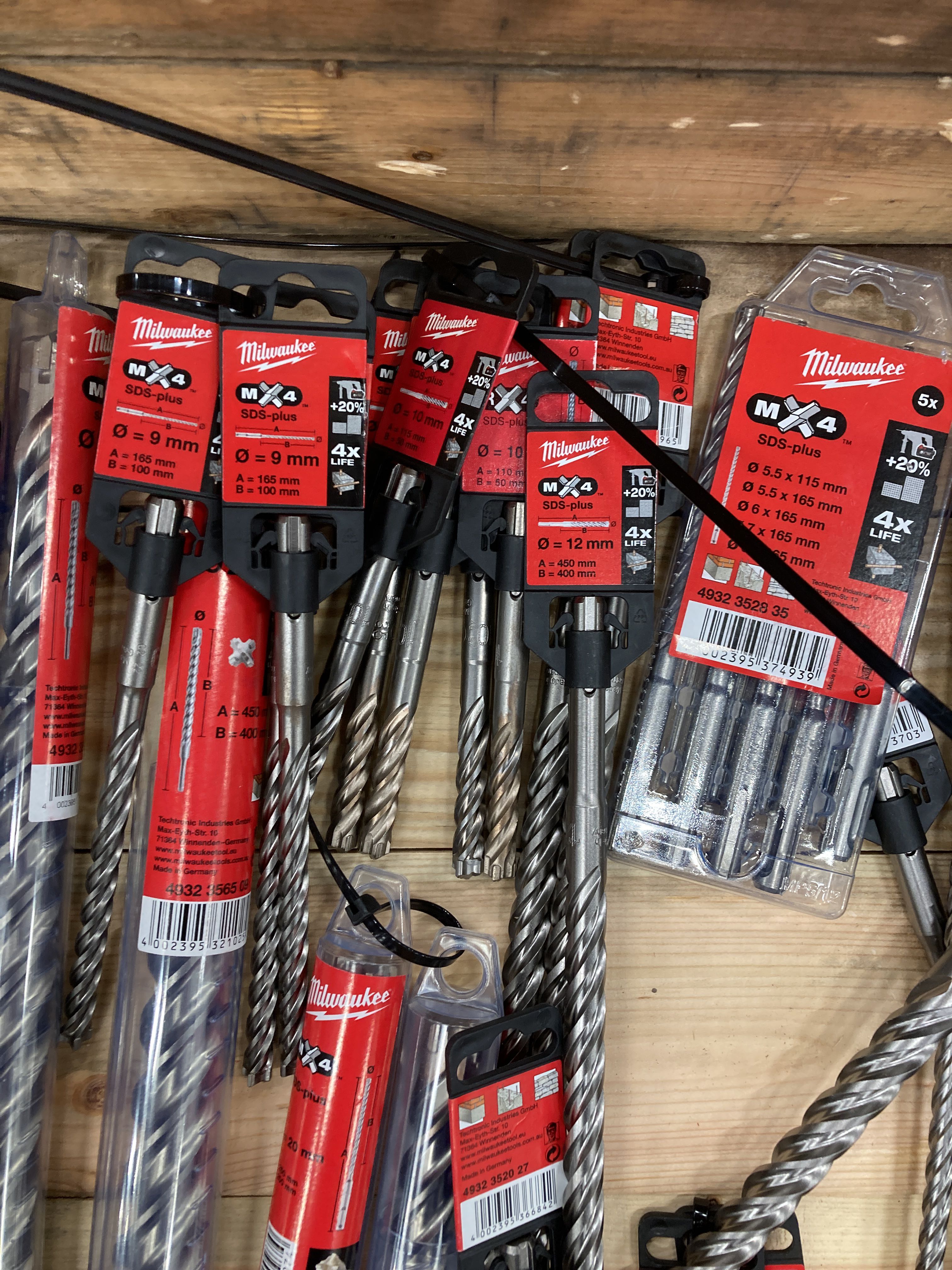 Assortment with concrete drill Milwaukee MX4 PS Auction We value