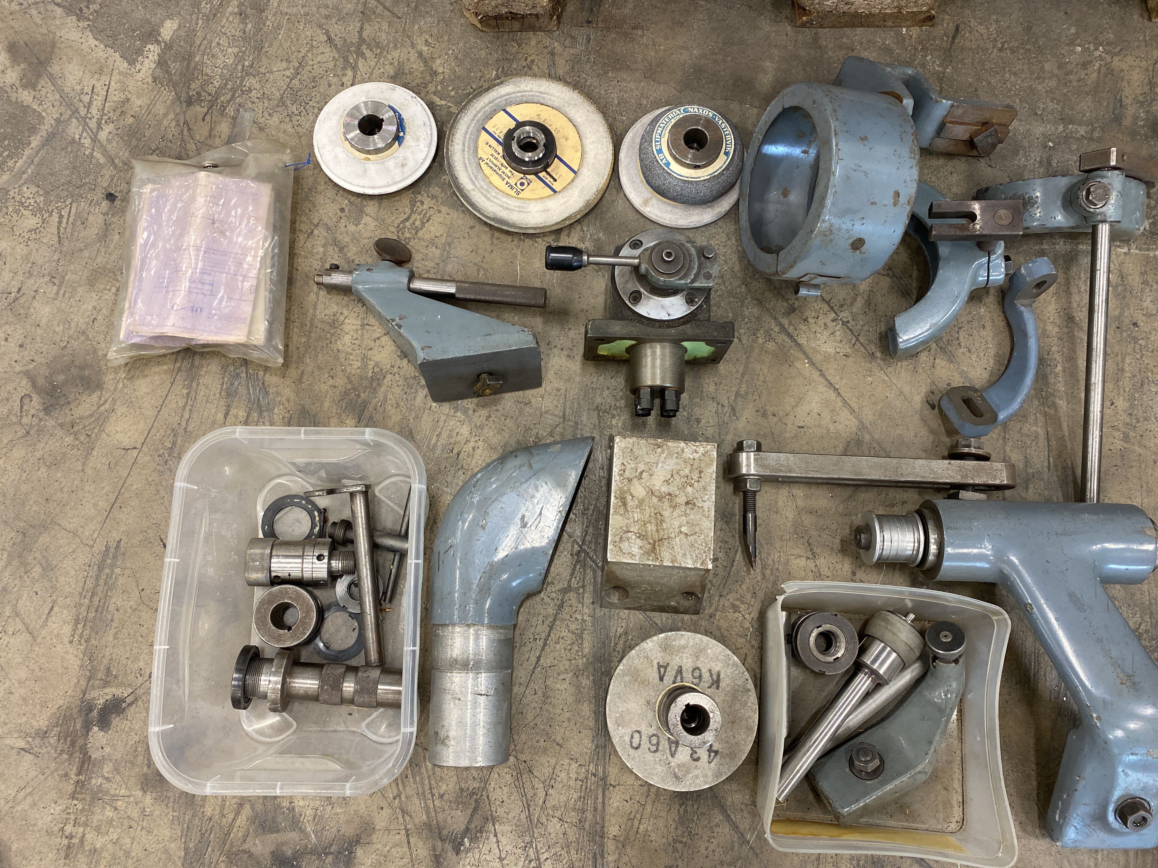 Grinding machine Makino C-40 - PS Auction - We value the