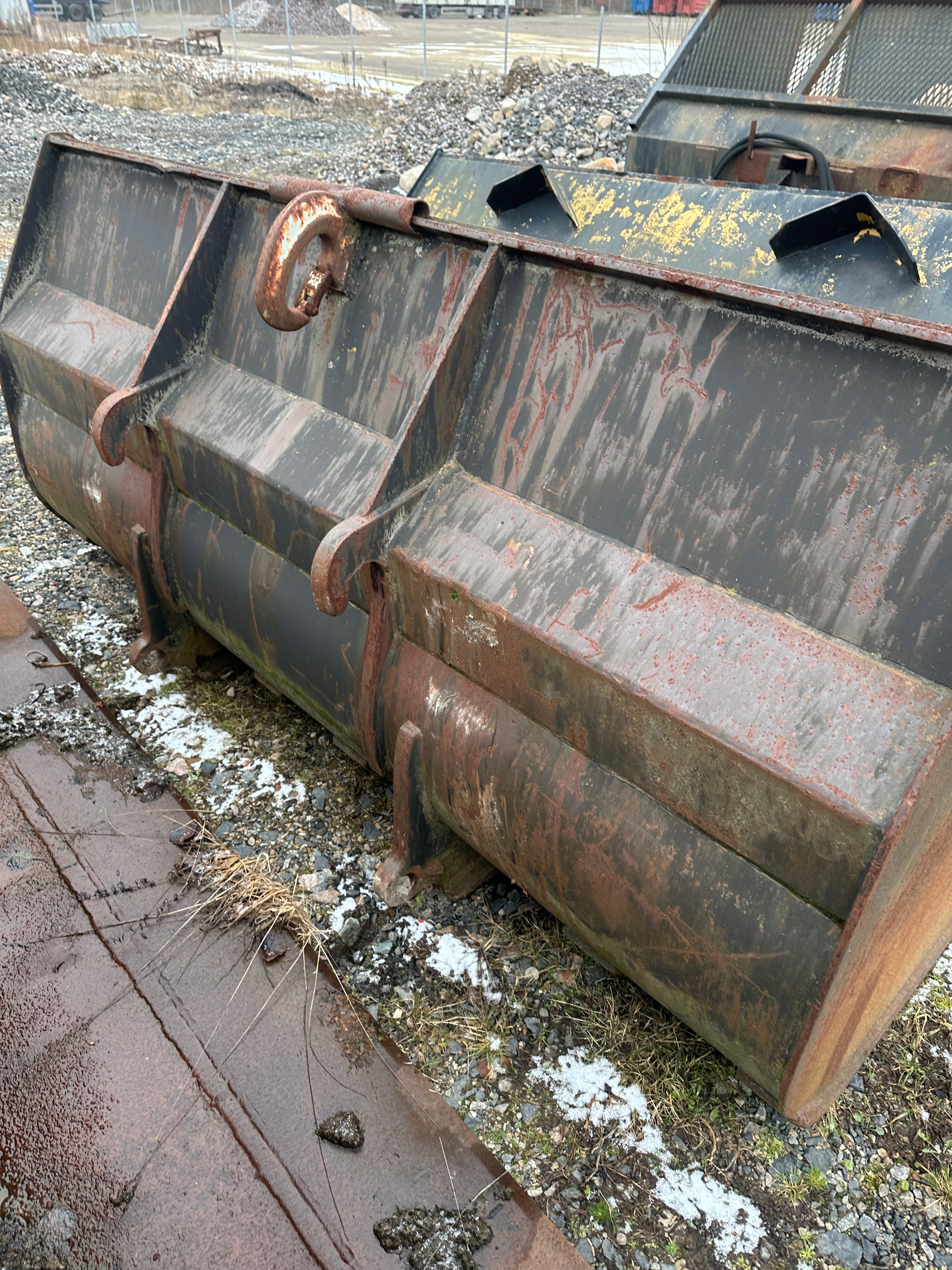 Bucket BM attachment - PS Auction - We value the future - Largest in ...