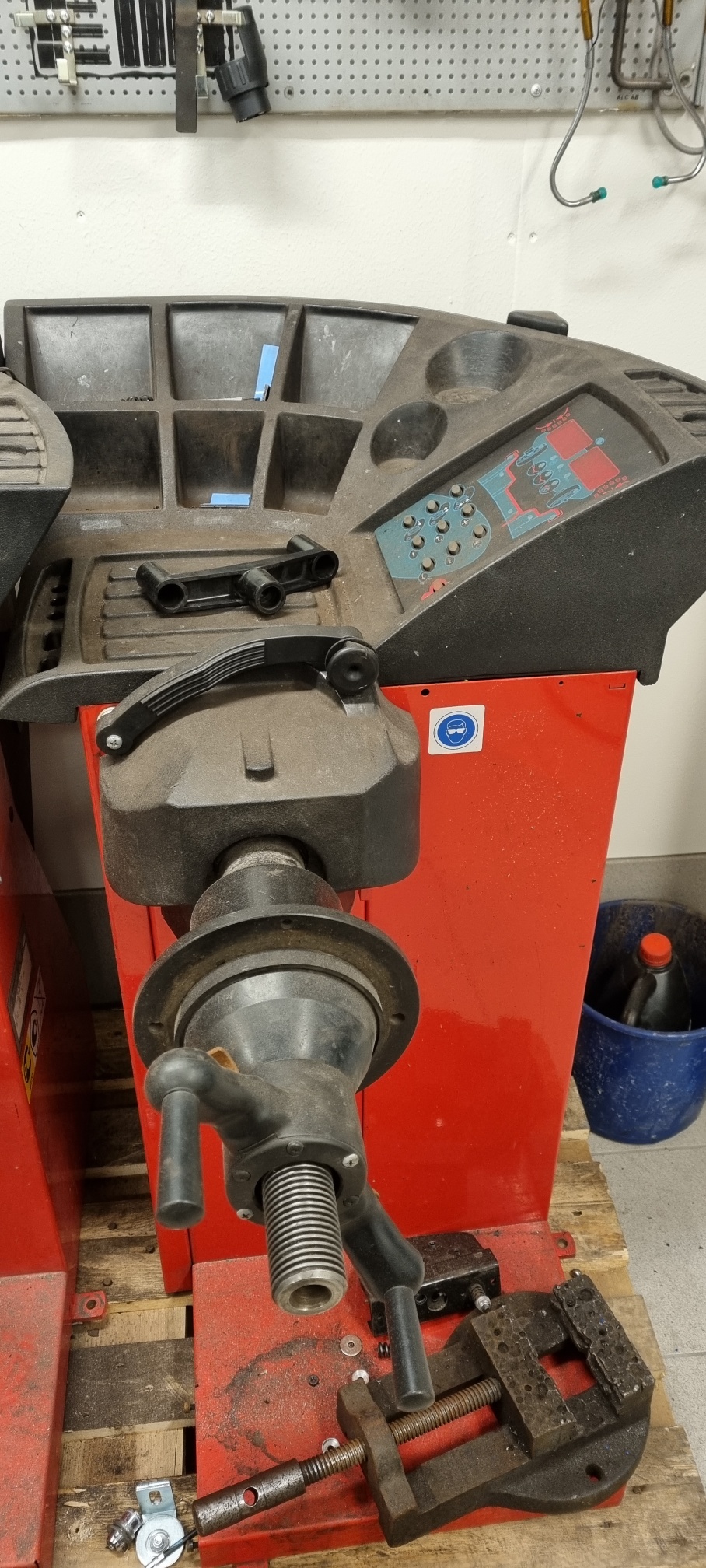 Balancing machine John Bean B9000, 2 pieces PS Auction We value the
