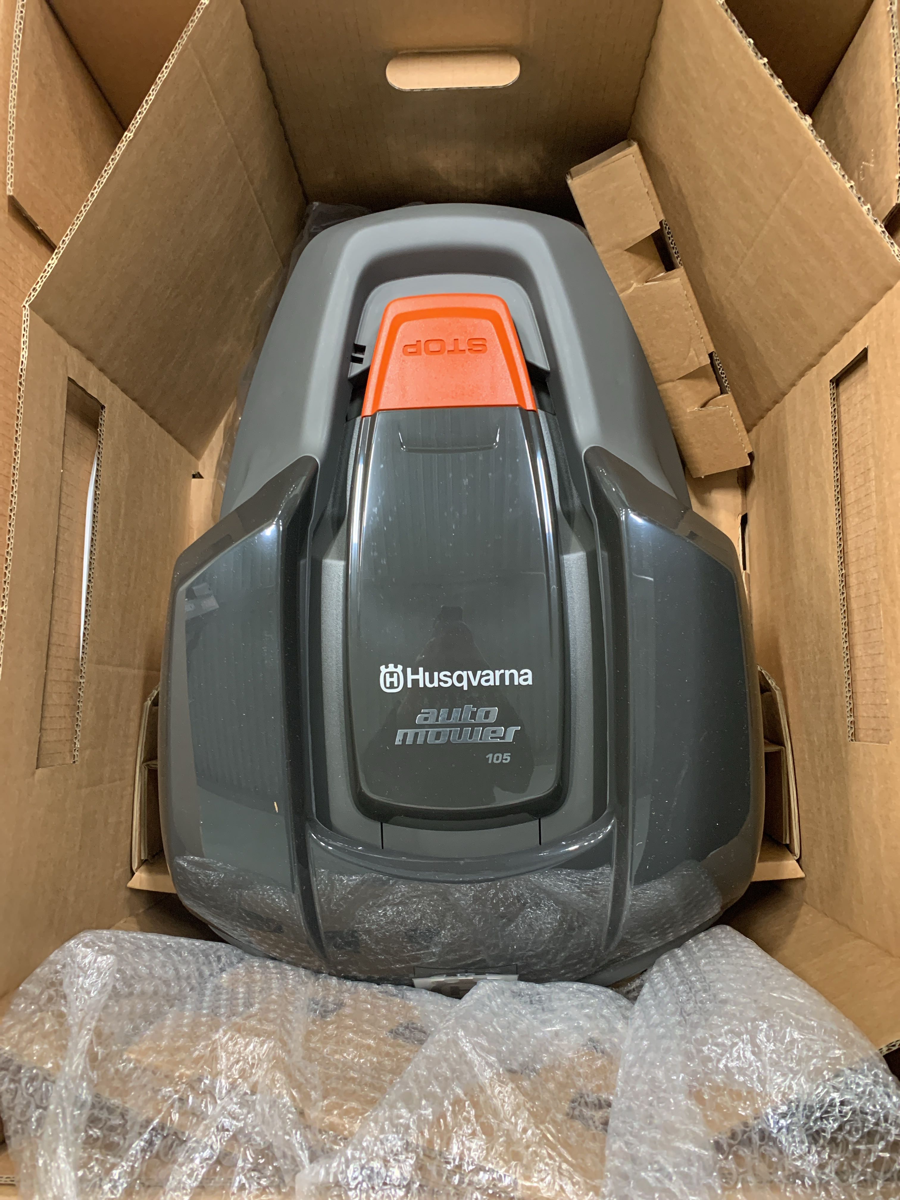 Robotic lawnmower Husqvarna Automower 105 - PS Auction - We value
