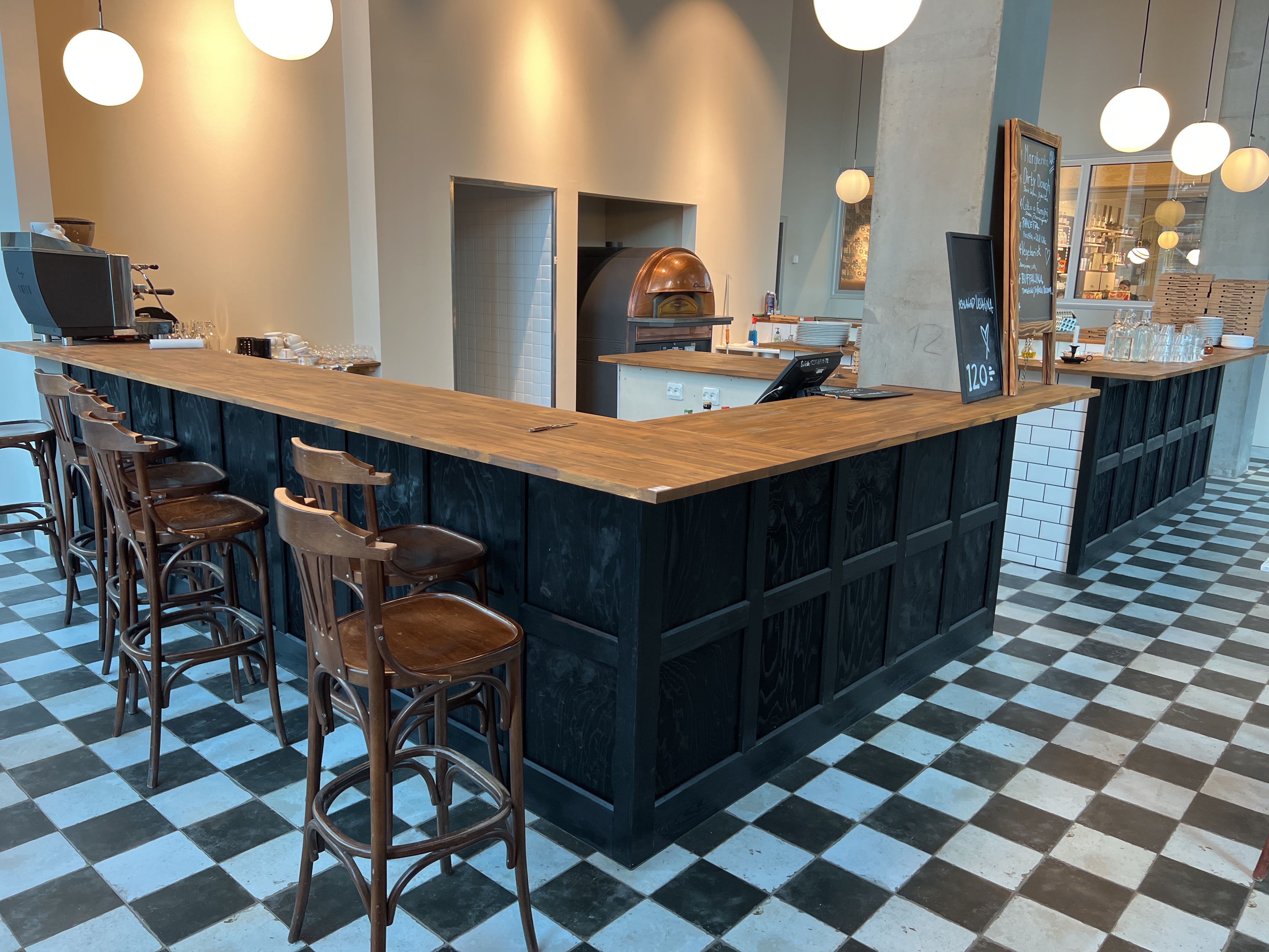 Sitebuilt bar for disassembly and bar stools PS Auction We value