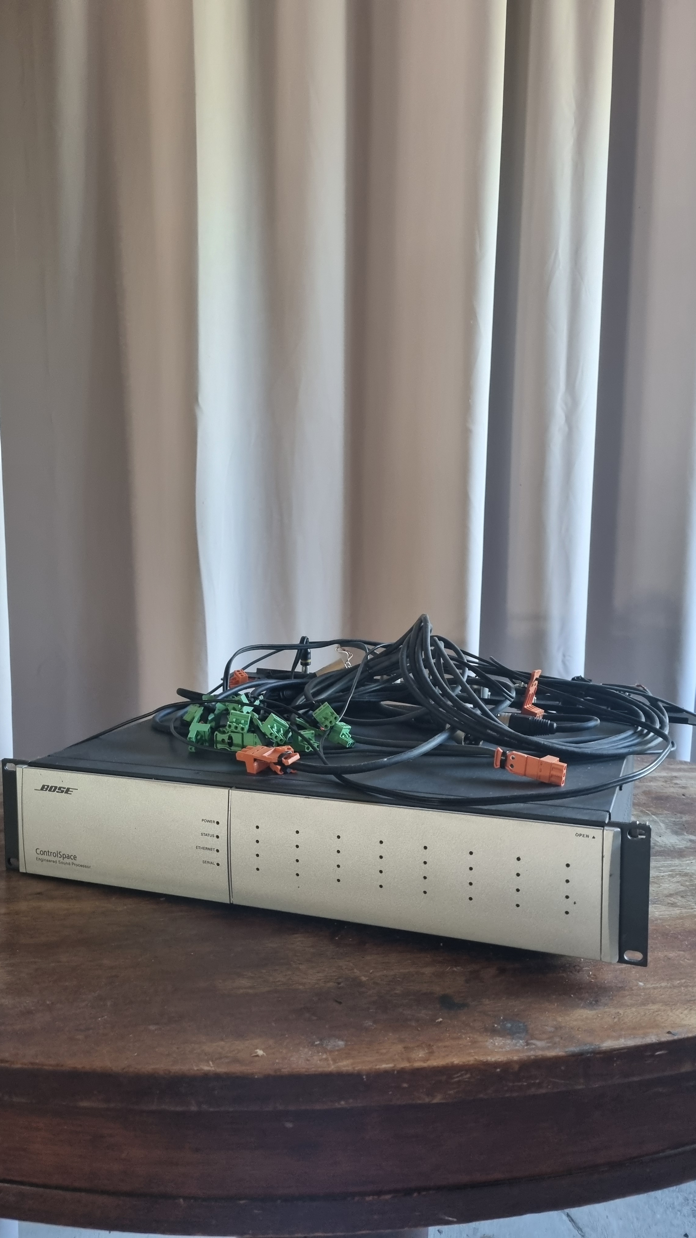 キャデラック エスカレード　Bose アンプ　 No 25939529 キャデラック エスカレード Bose アンプ No 25939529