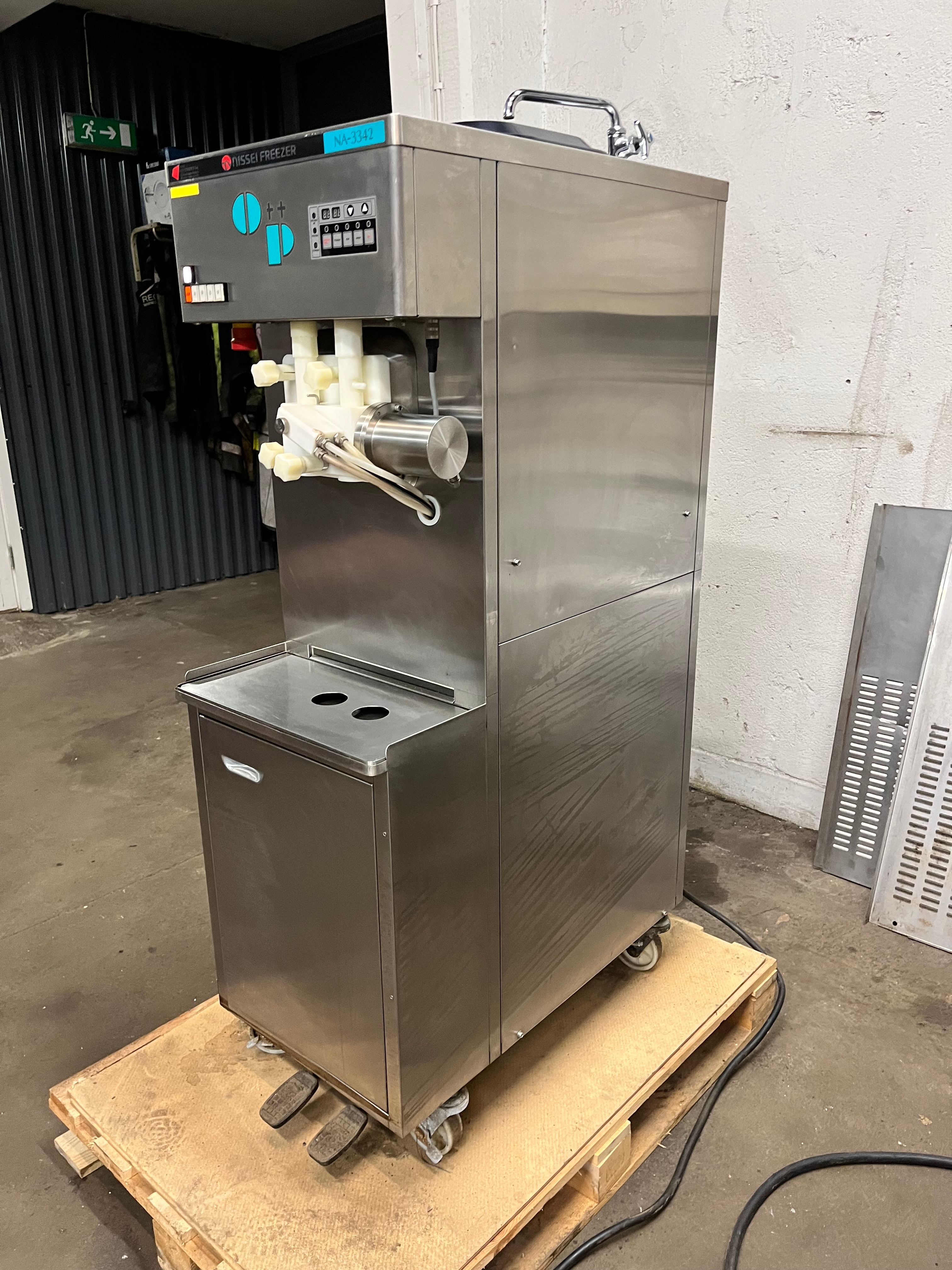 Soft ice cream and milkshake machine A-3342 Nissei Freezer - PS