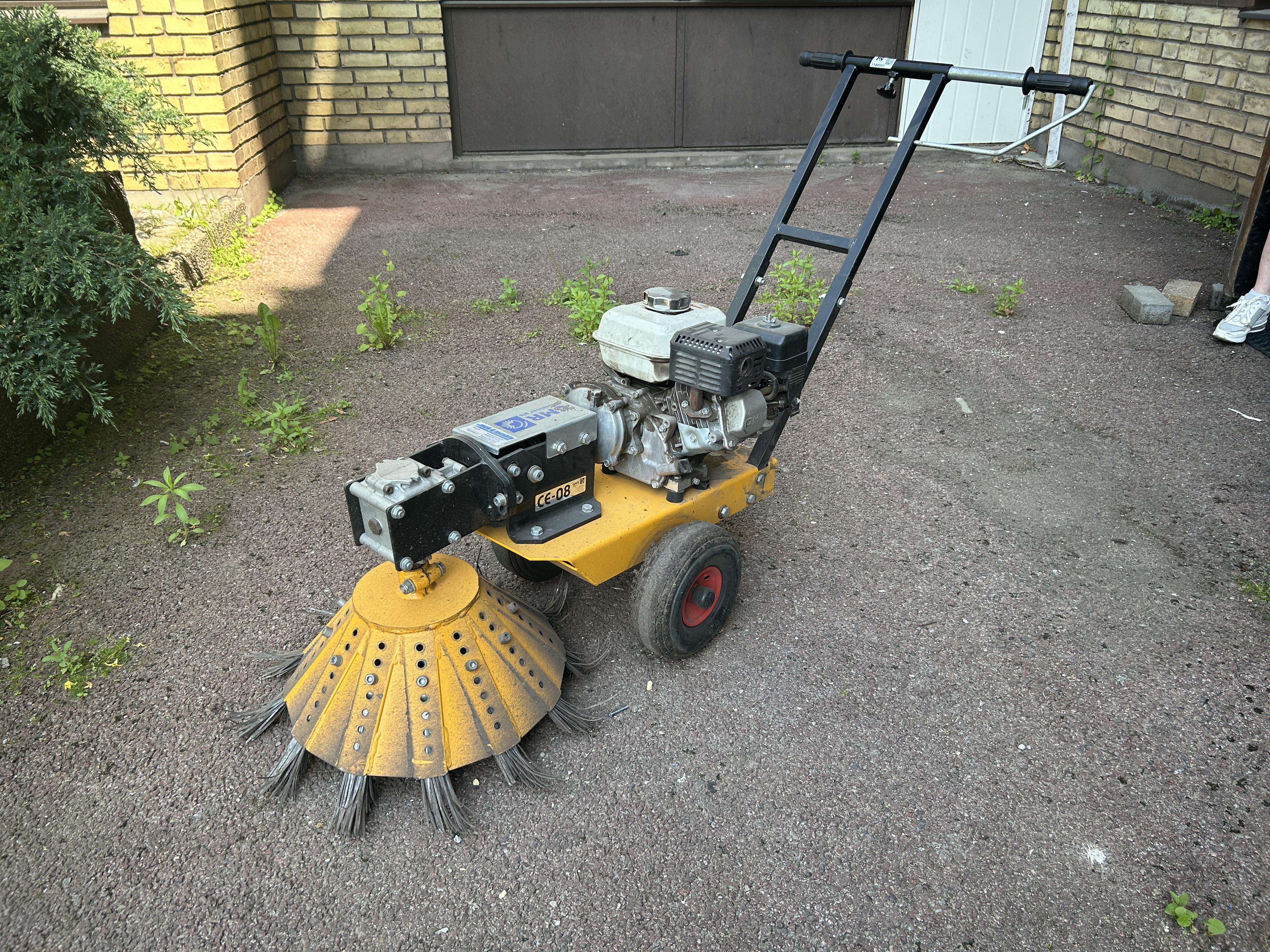 Gmr Machine Plate cleaner for weeds GMR Machines - PS Auction - We value the future ...
