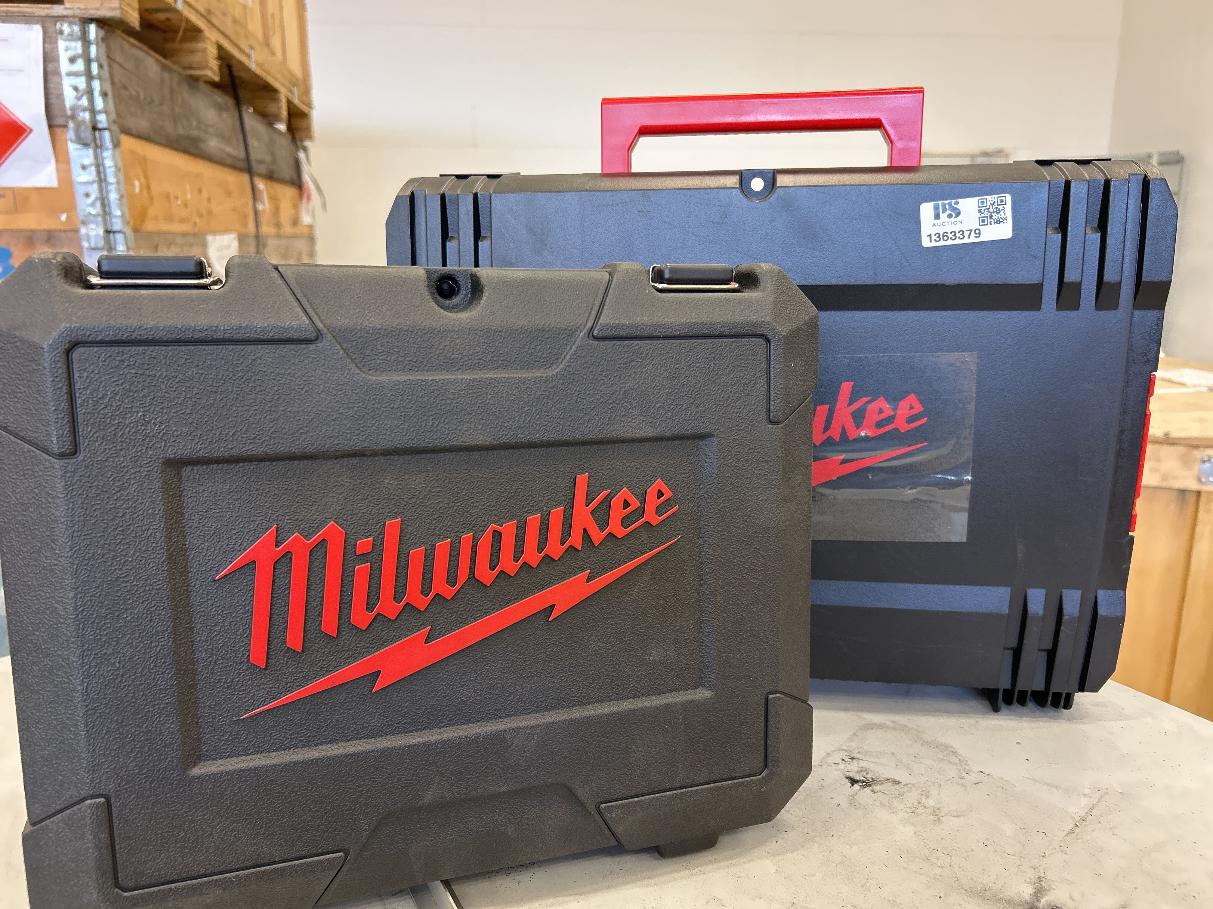 borrmaskin-och-popnitpistol-i-l-dor-milwaukee-auktioner-online