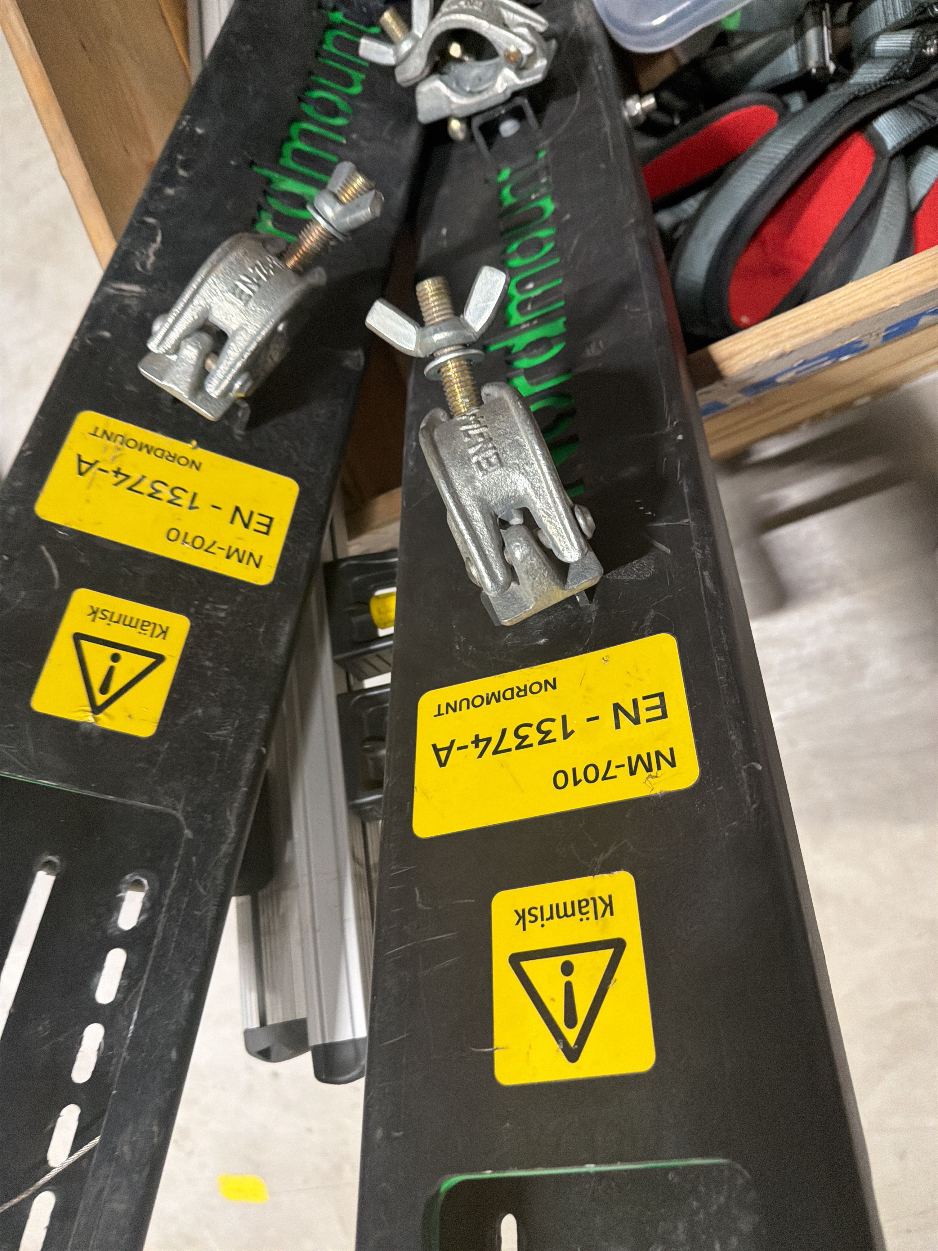 Miscellaneous equipment for fitters (ladders, fall protection, etc ...