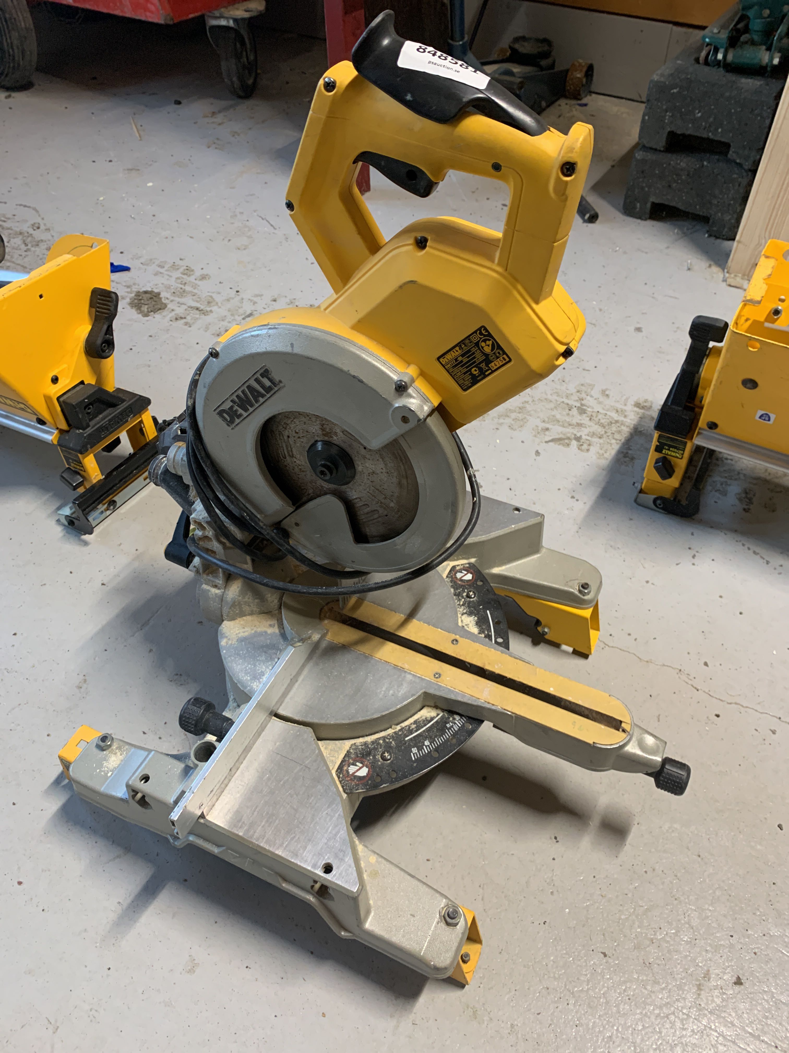 Cutting / sawing saw DeWalt DW777 - PS 