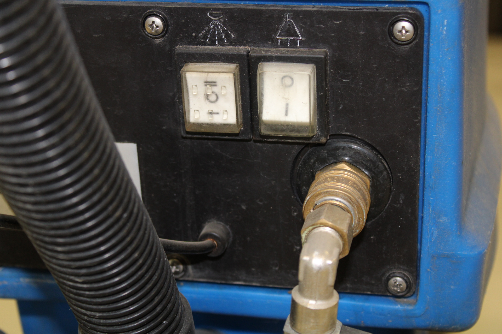 Santoemma Sharon Brush Carpet Wash PS Auction We value the future