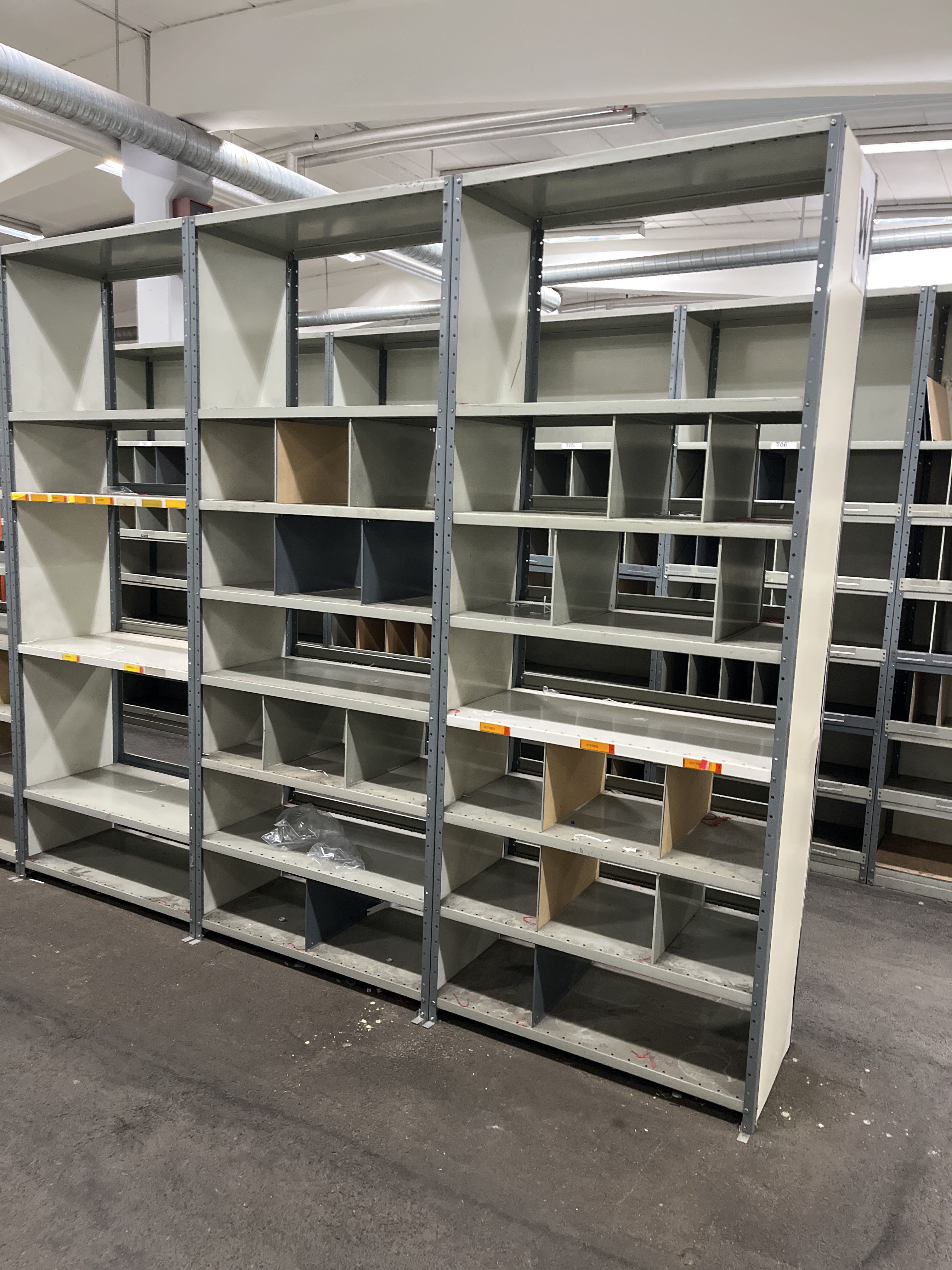 Assortment Rack Storage rack/Assortment rack with sheet metal shelves 8 meters (W) - PS ...