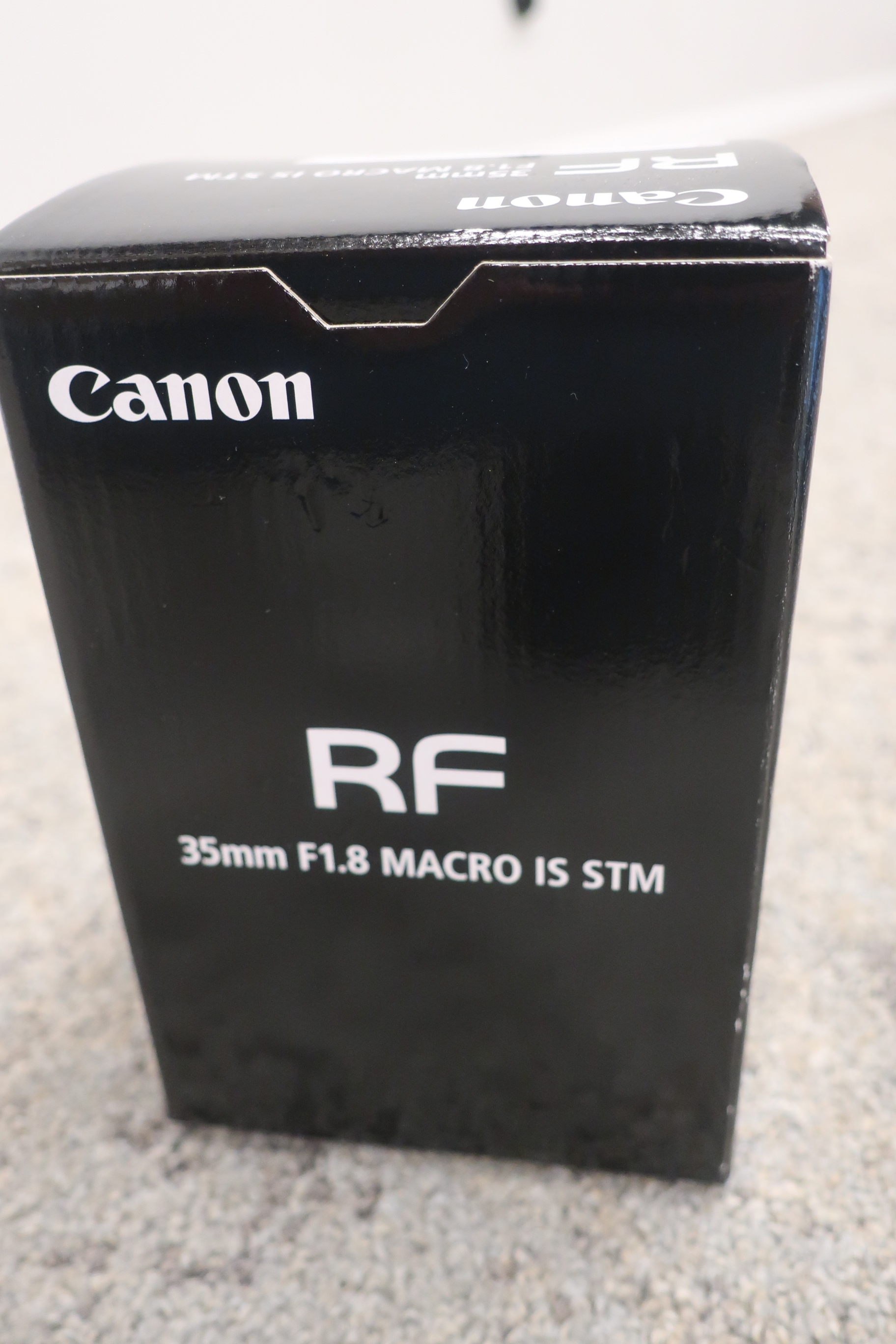 Lens, Canon RF 35mm F1.8 Macro - PS Auction - We value the future