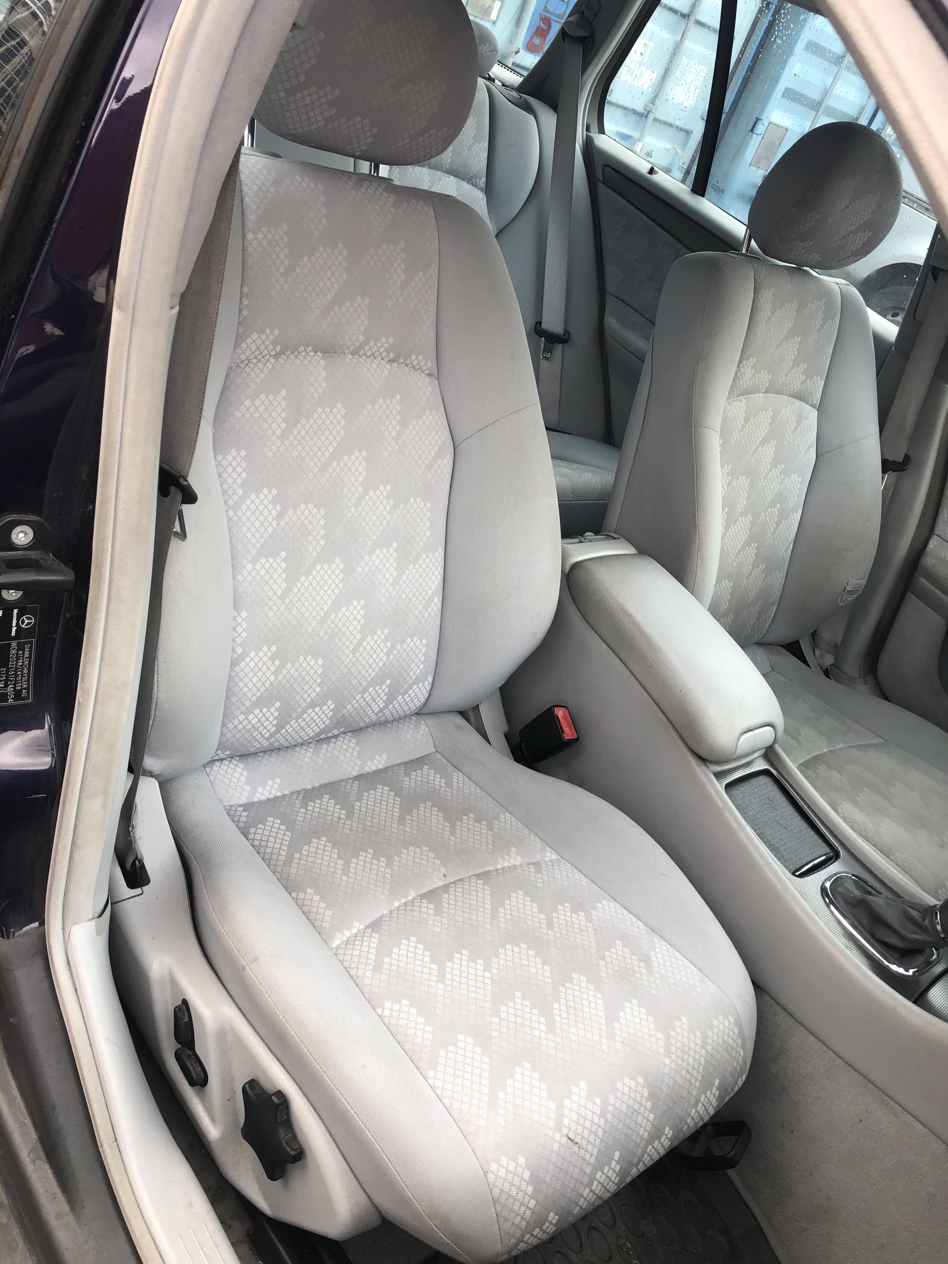 １５０００円➡️12000円に値下げしました。 Mercedes-Benz C 270 CDI -02 REG: WBY953 - PS Auction - We