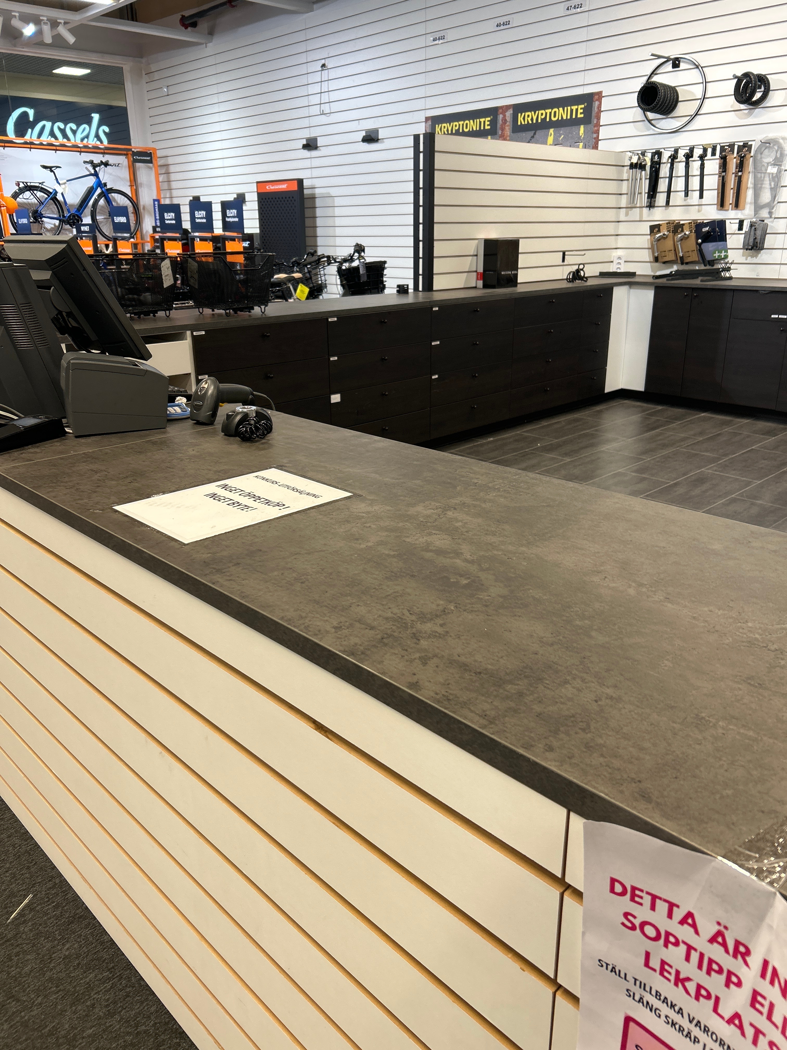 Large checkout counter - PS Auction - We value the future - Largest in ...