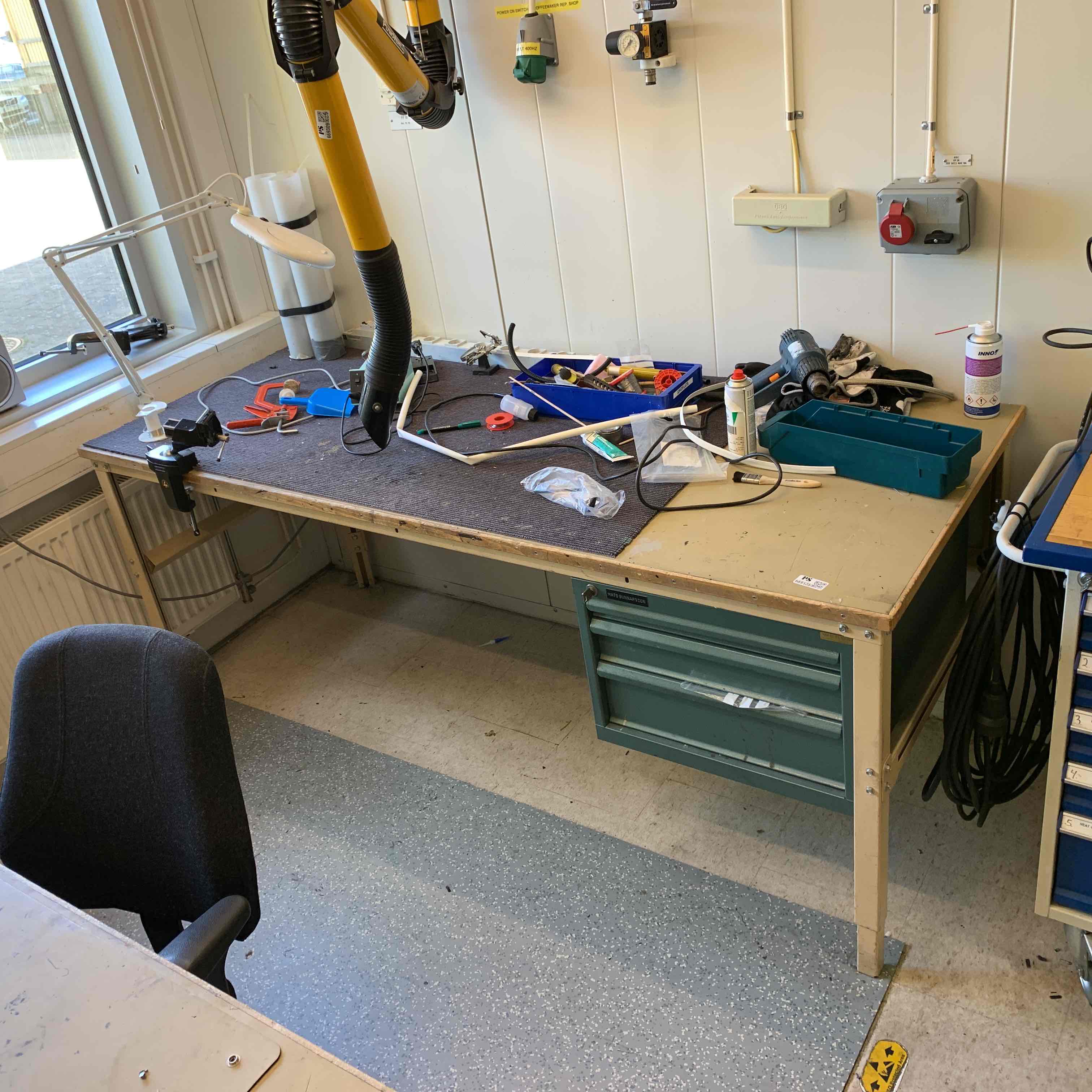 Workshop Bench Desk 200x80cm Ps Auction We Value The Future Largest In Net Auctions