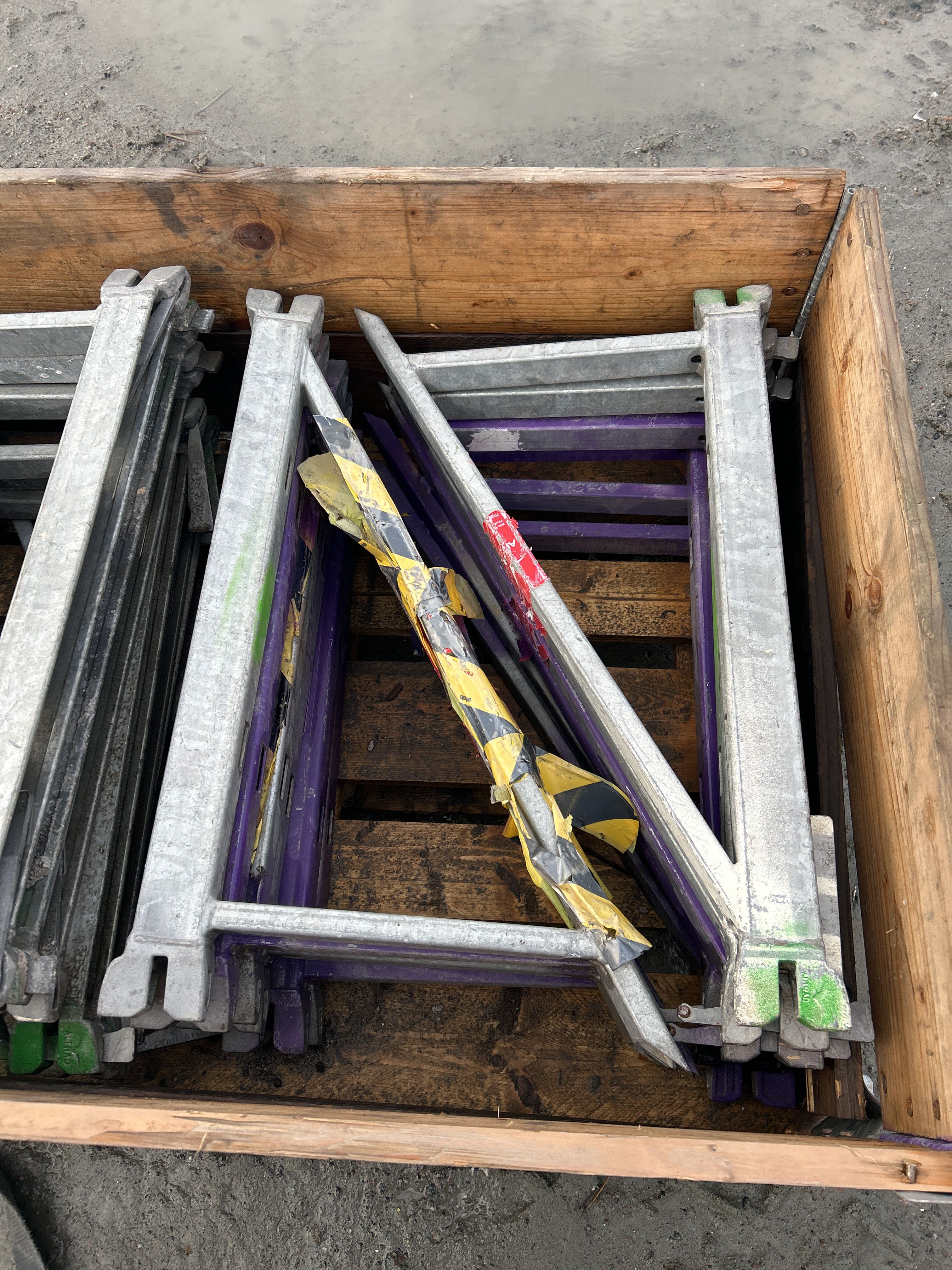 Brackets 25 pcs - 0.73 m - PS Auction - We value the future - Largest ...