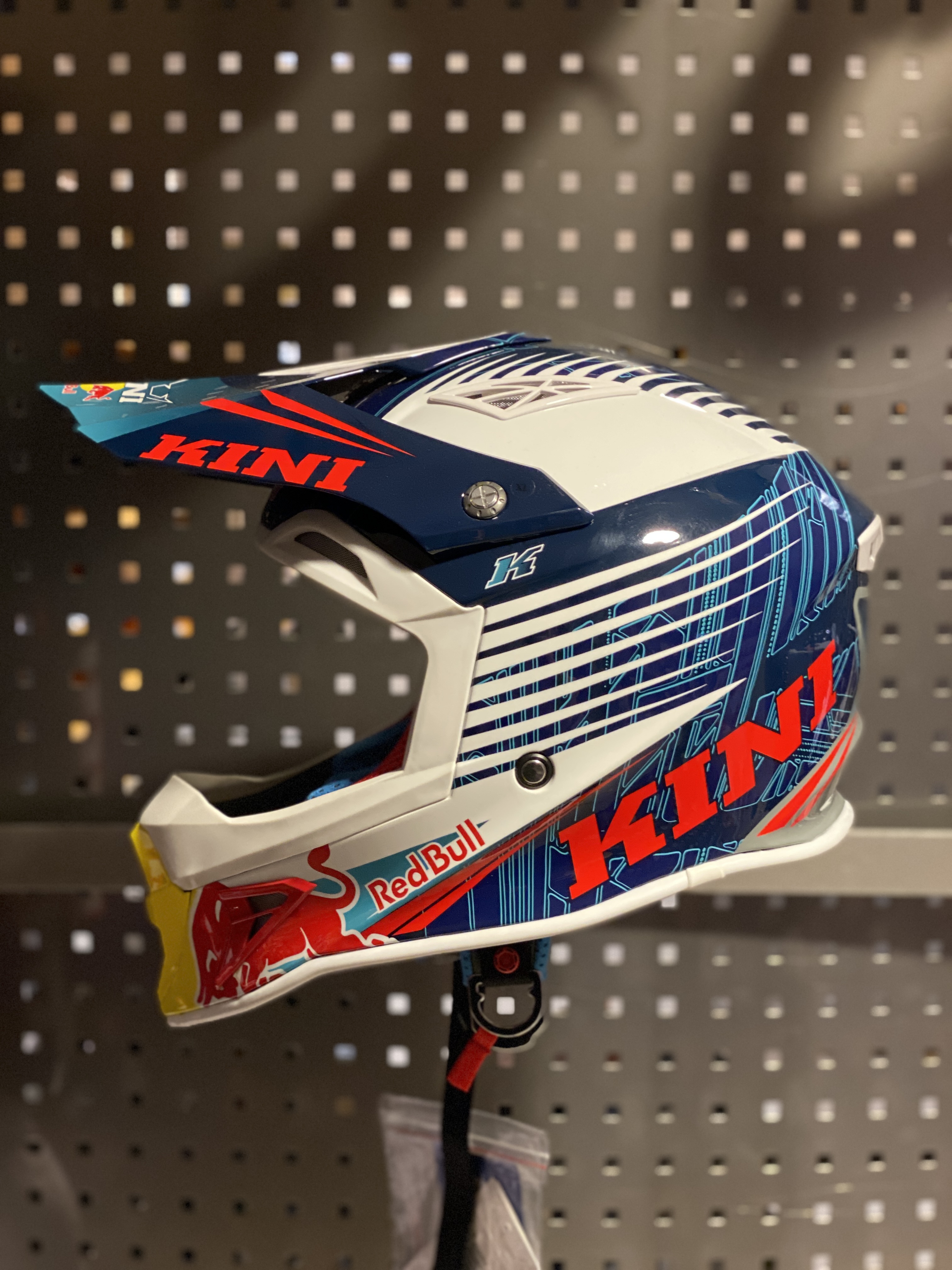 Cross Helmet Kini Red Bull Competition 