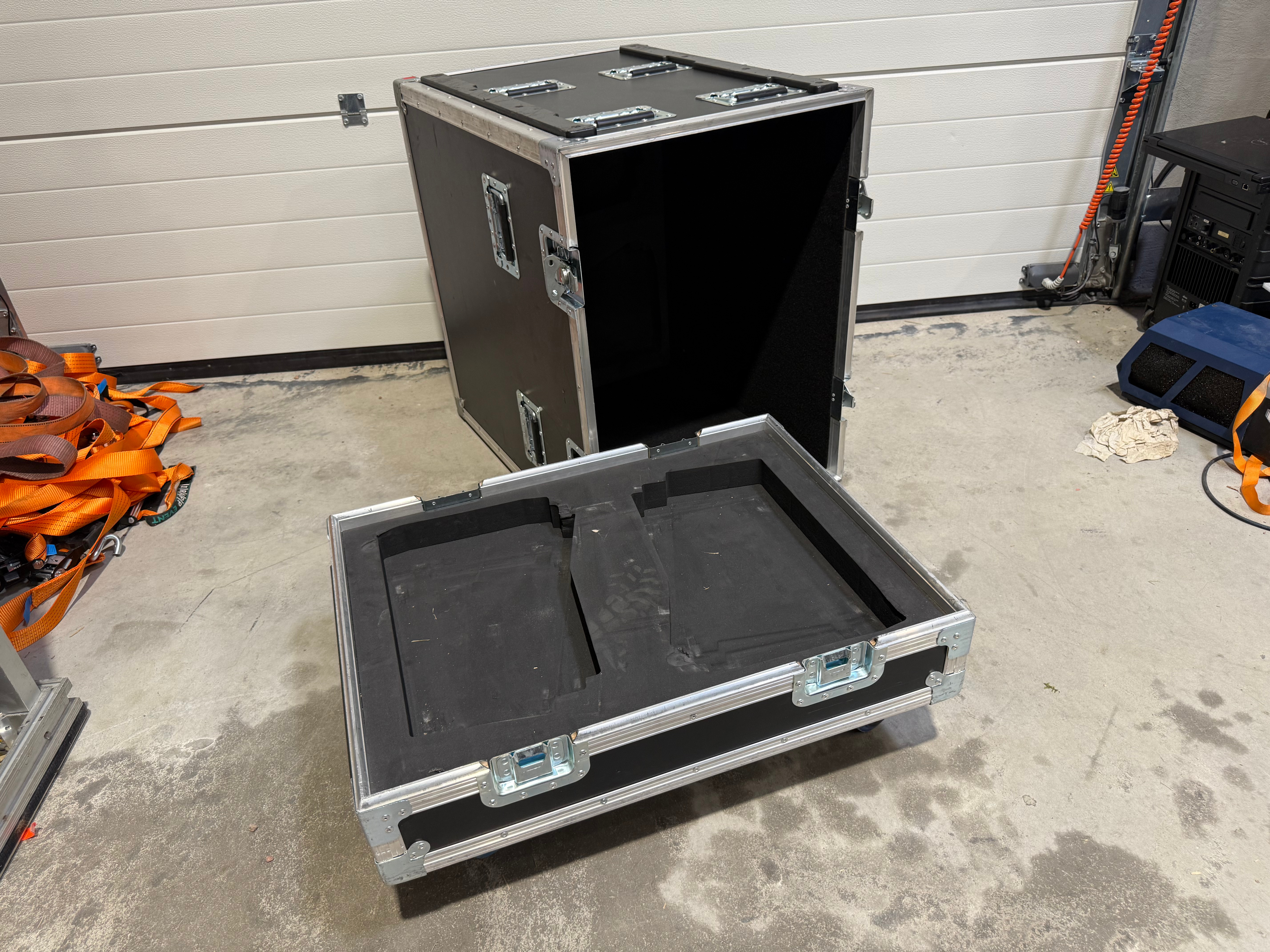 Line array-högtalare SM20 ink. case Bose 2 styck - Auktioner online ...
