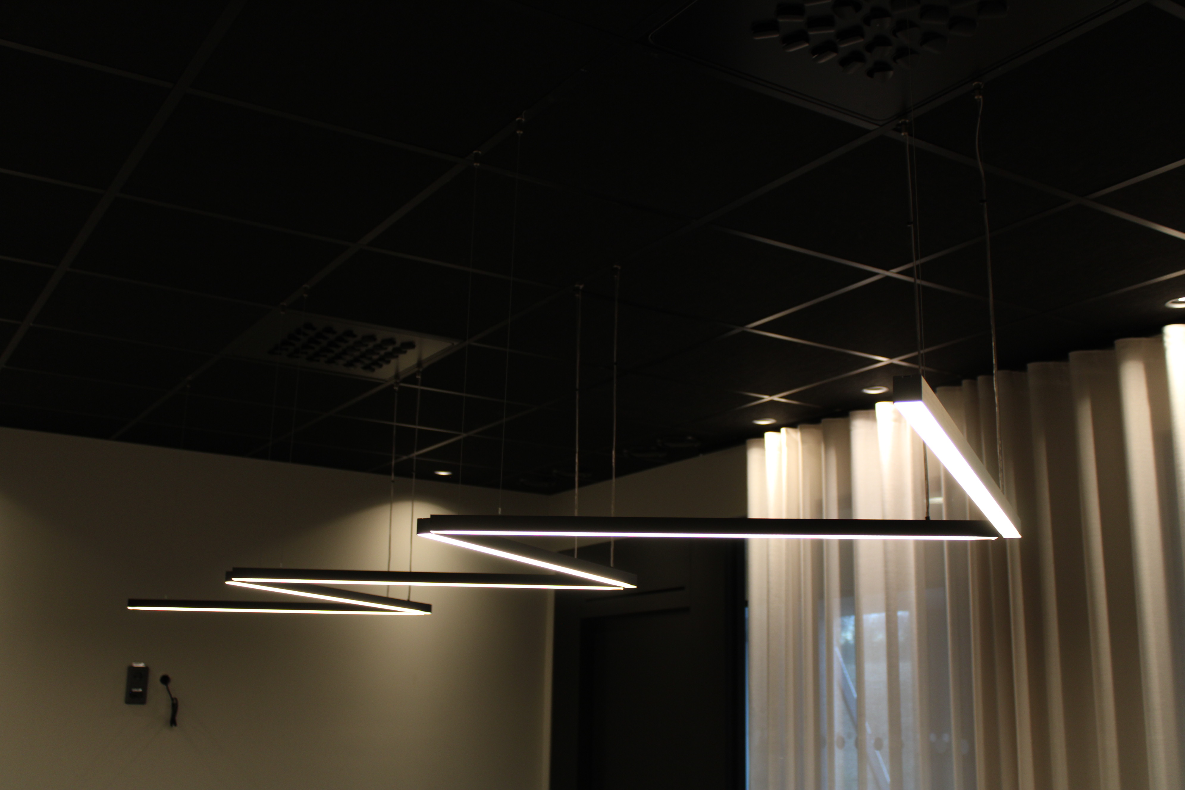 Ceiling luminaire for conference room approx. 3.5 meters - PS Auction ...