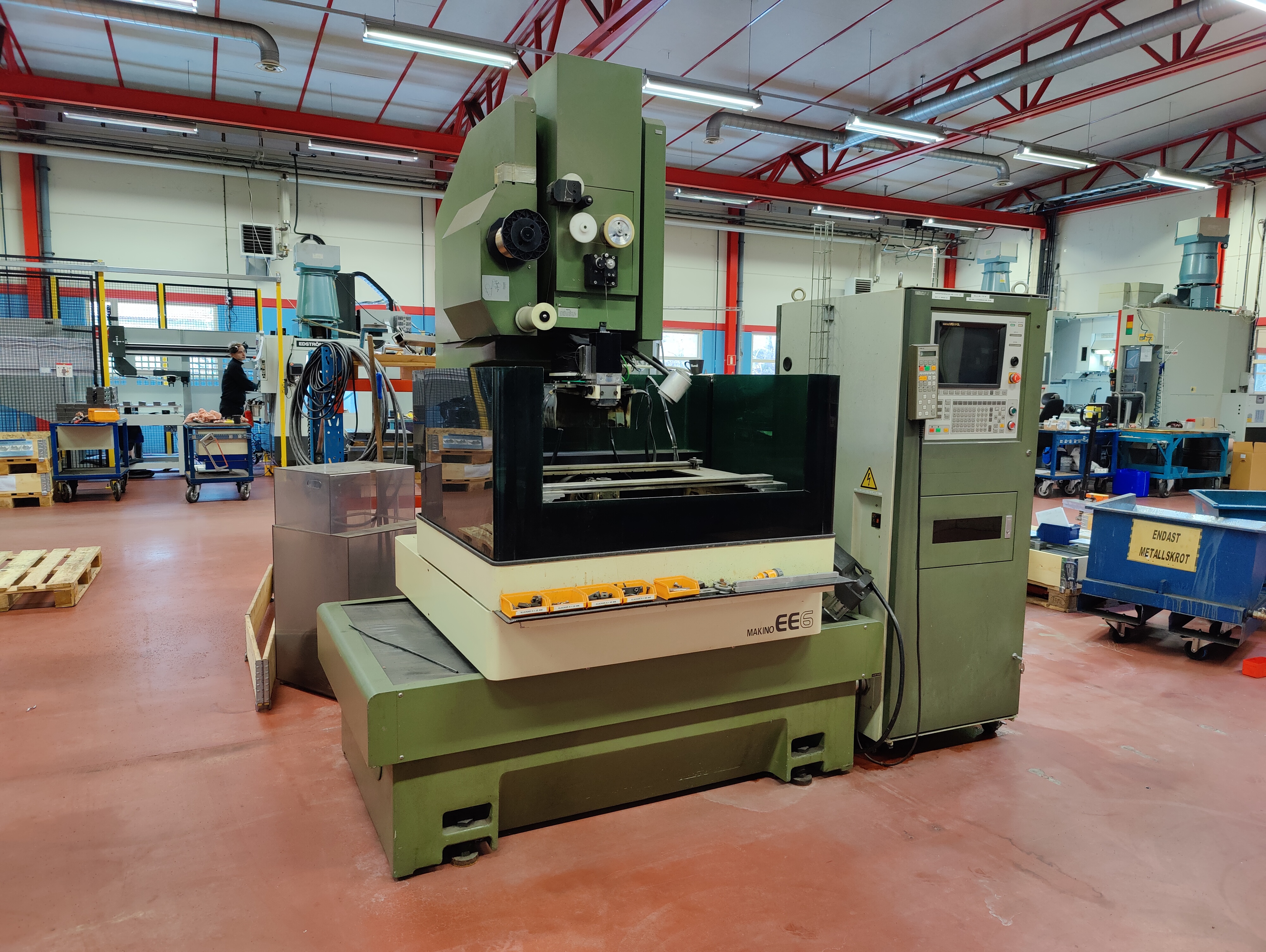 Wire spark Makino EE6 - PS Auction - We value the future