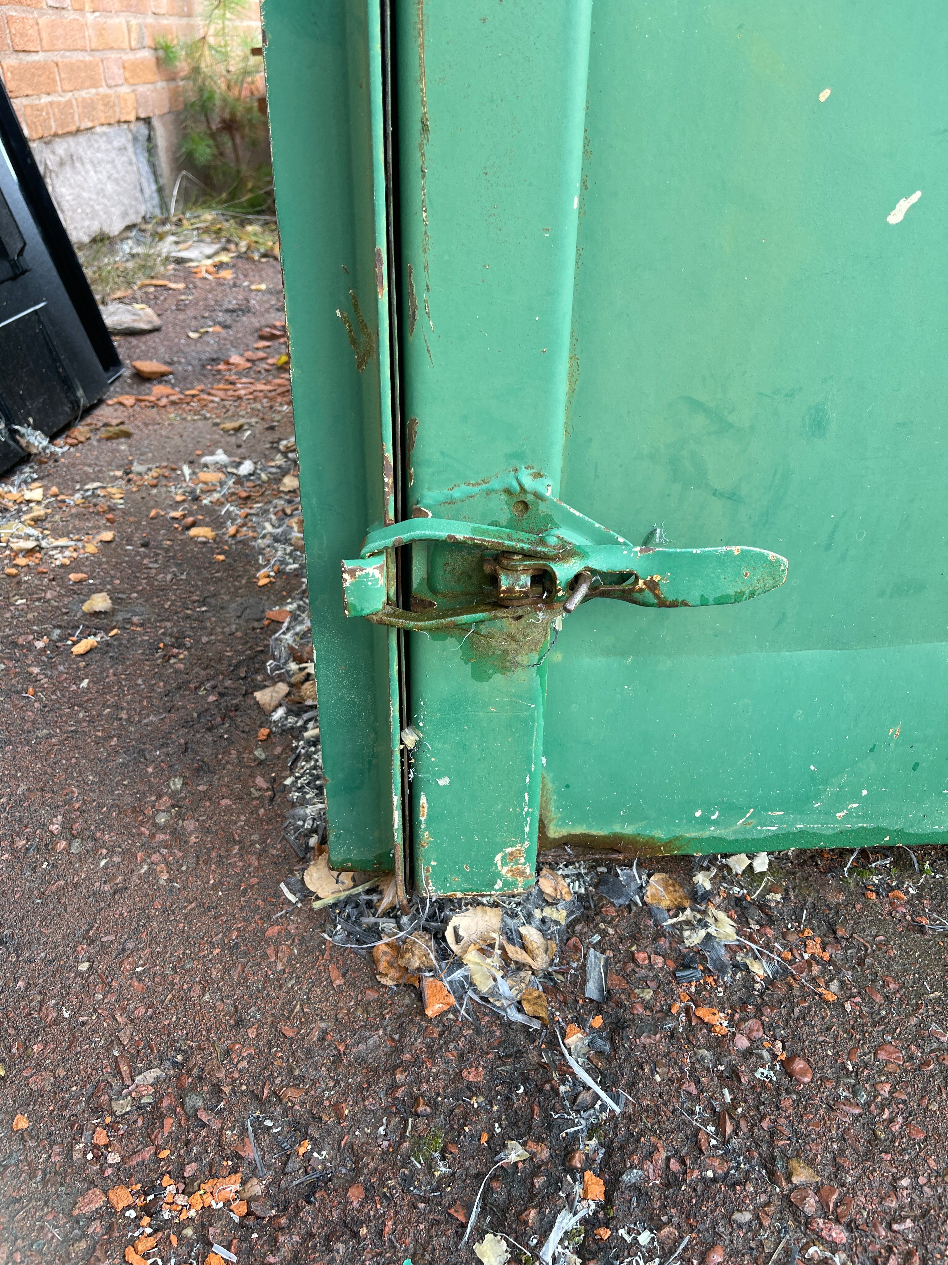 Covered Container 10 m3 with contents. No reservation price - PS ...