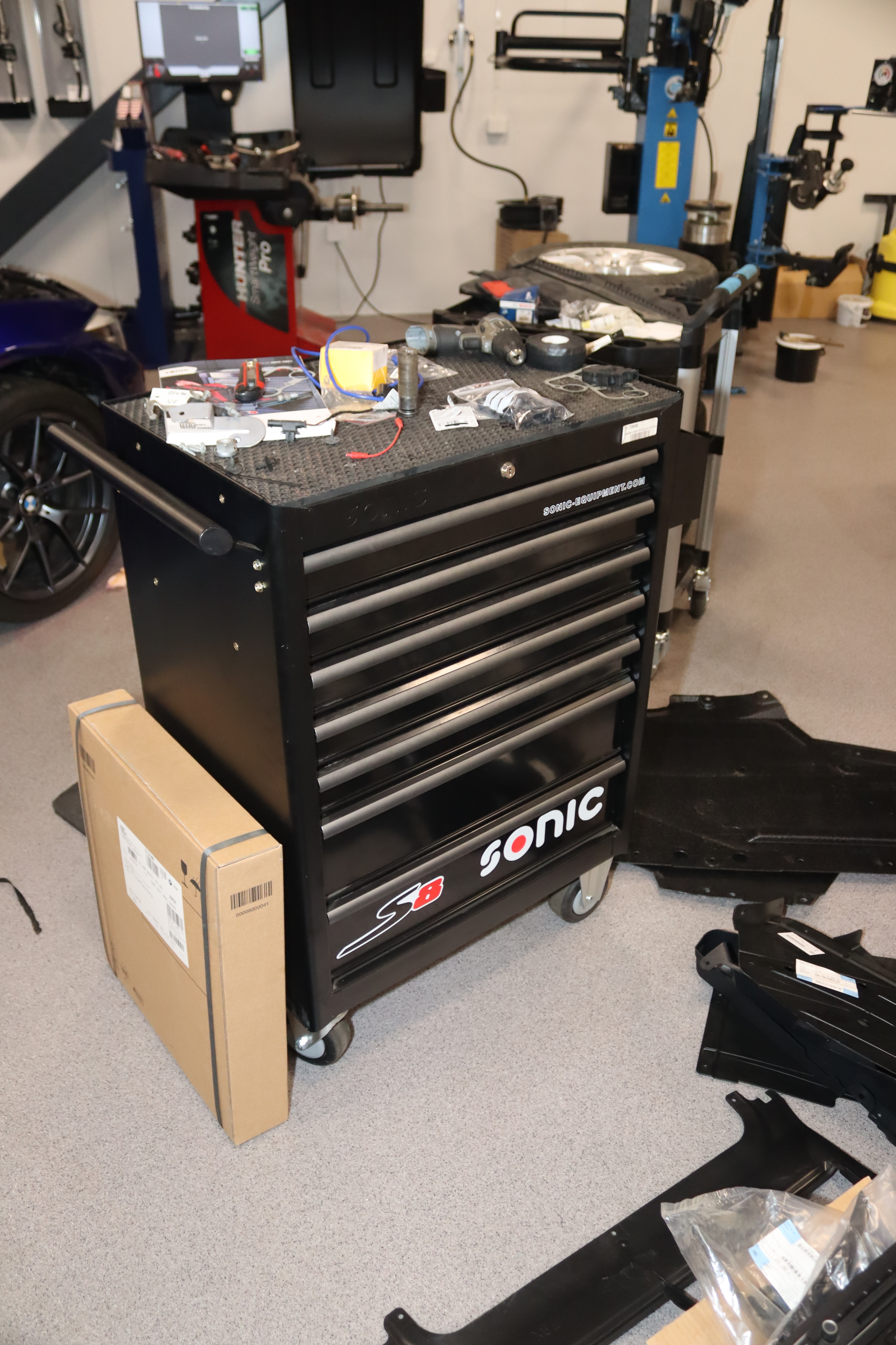 Workshop trolley Sonic S8 including tools - PS Auction - We value